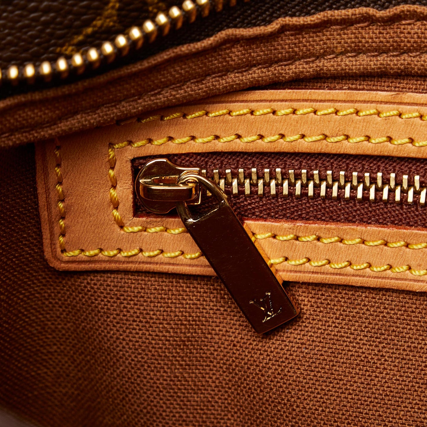 Louis Vuitton Monogram Trotteur (SHG-kLBYpm)