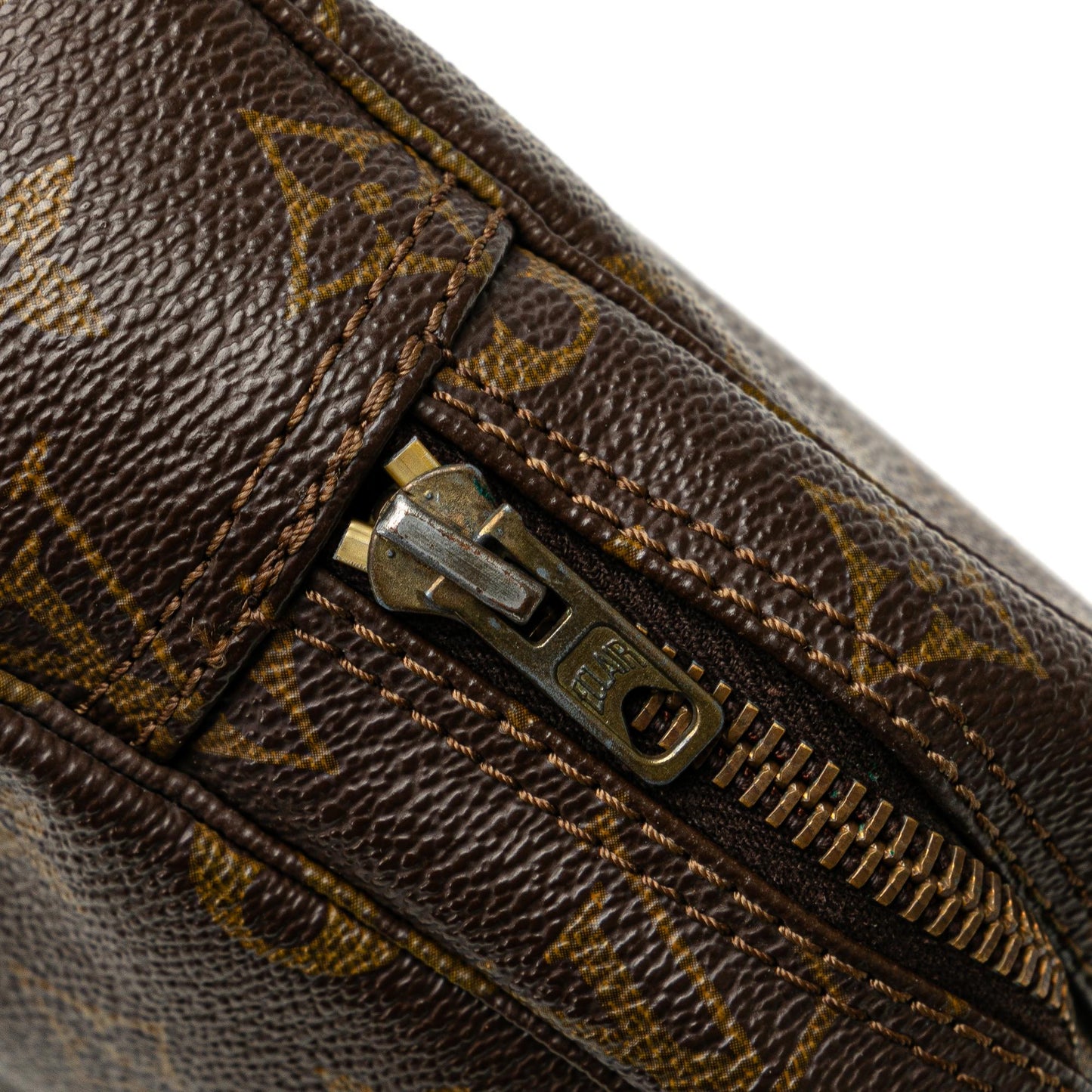 Louis Vuitton Monogram Trousse Toilette 23 (SHG-Hv3hoU)