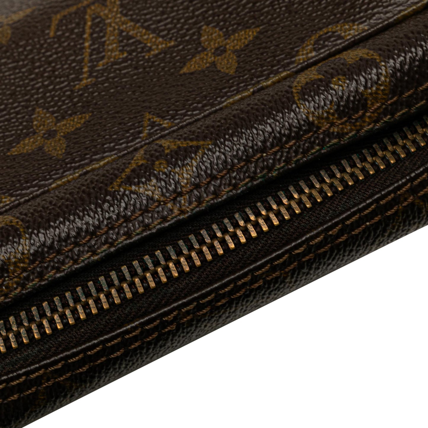 Louis Vuitton Monogram Trousse Toilette 23 (SHG-Hv3hoU)