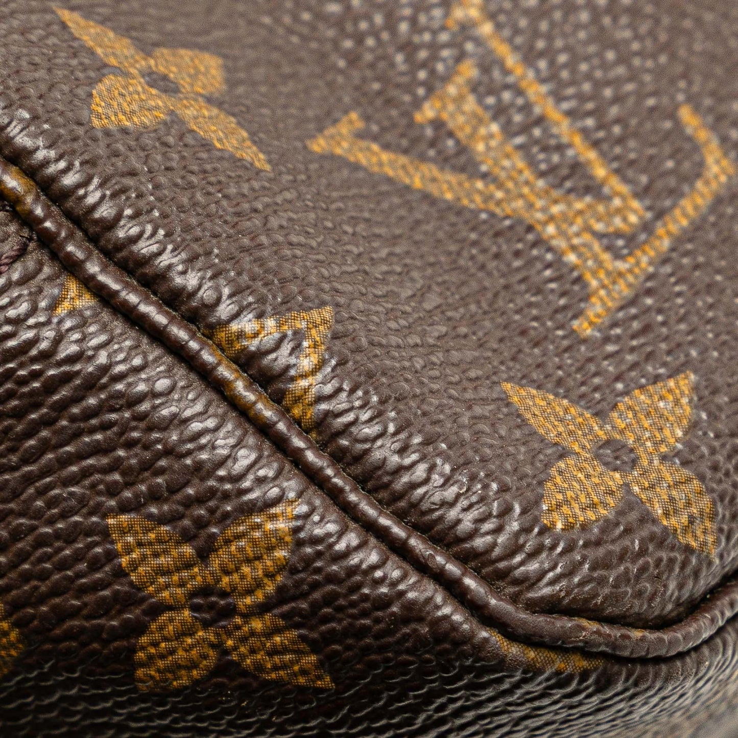 Louis Vuitton Monogram Trousse Toilette 23