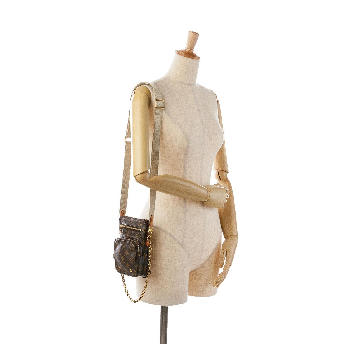 Louis Vuitton Monogram Utility Phone Sleeve (SHG-h61XTd)