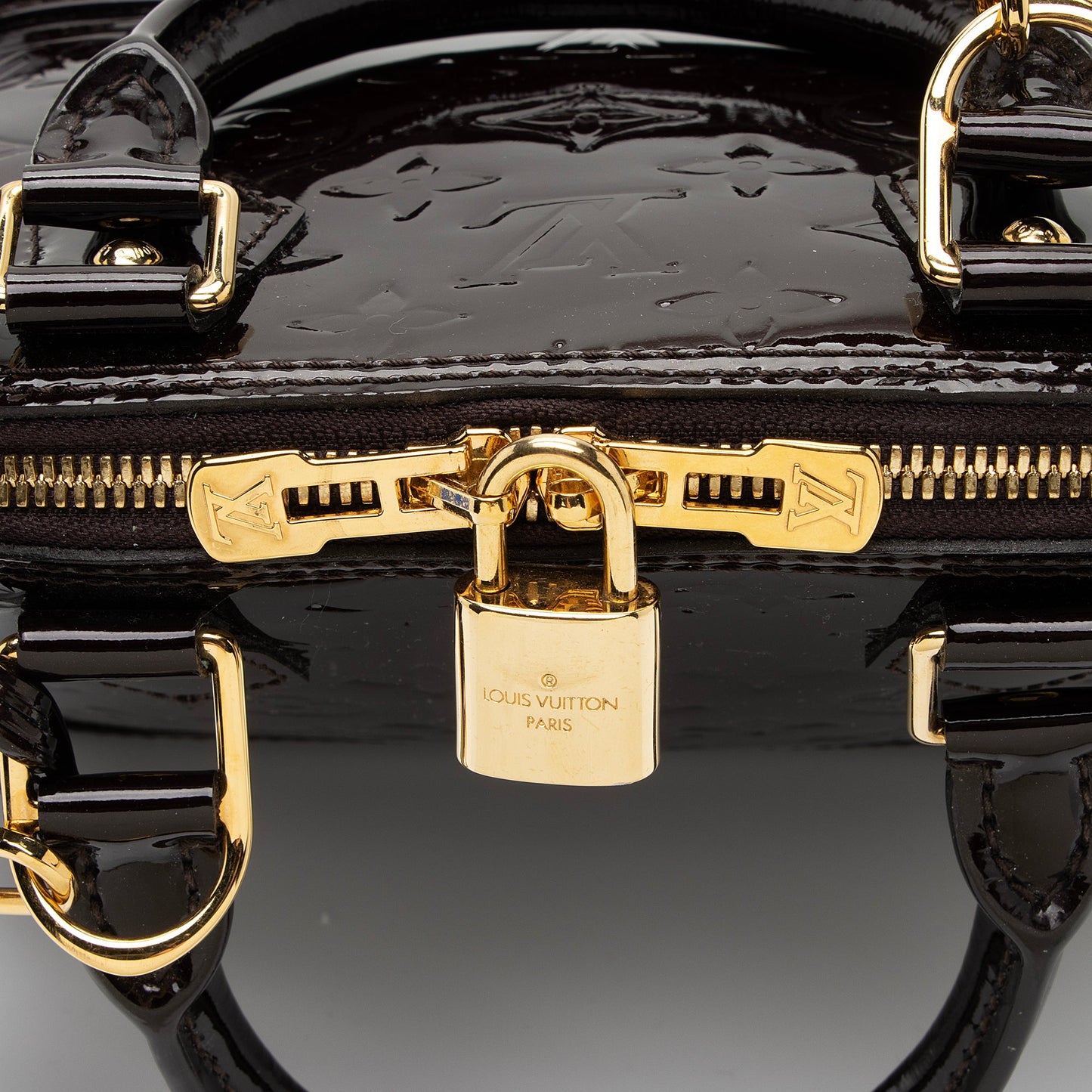 Louis Vuitton Monogram Vernis Alma BB Satchel (SHF-nXDD7c)