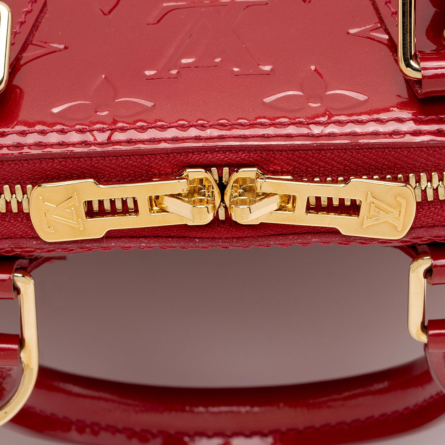 Louis Vuitton Monogram Vernis Alma BB Satchel (SHF-CV7nBZ)