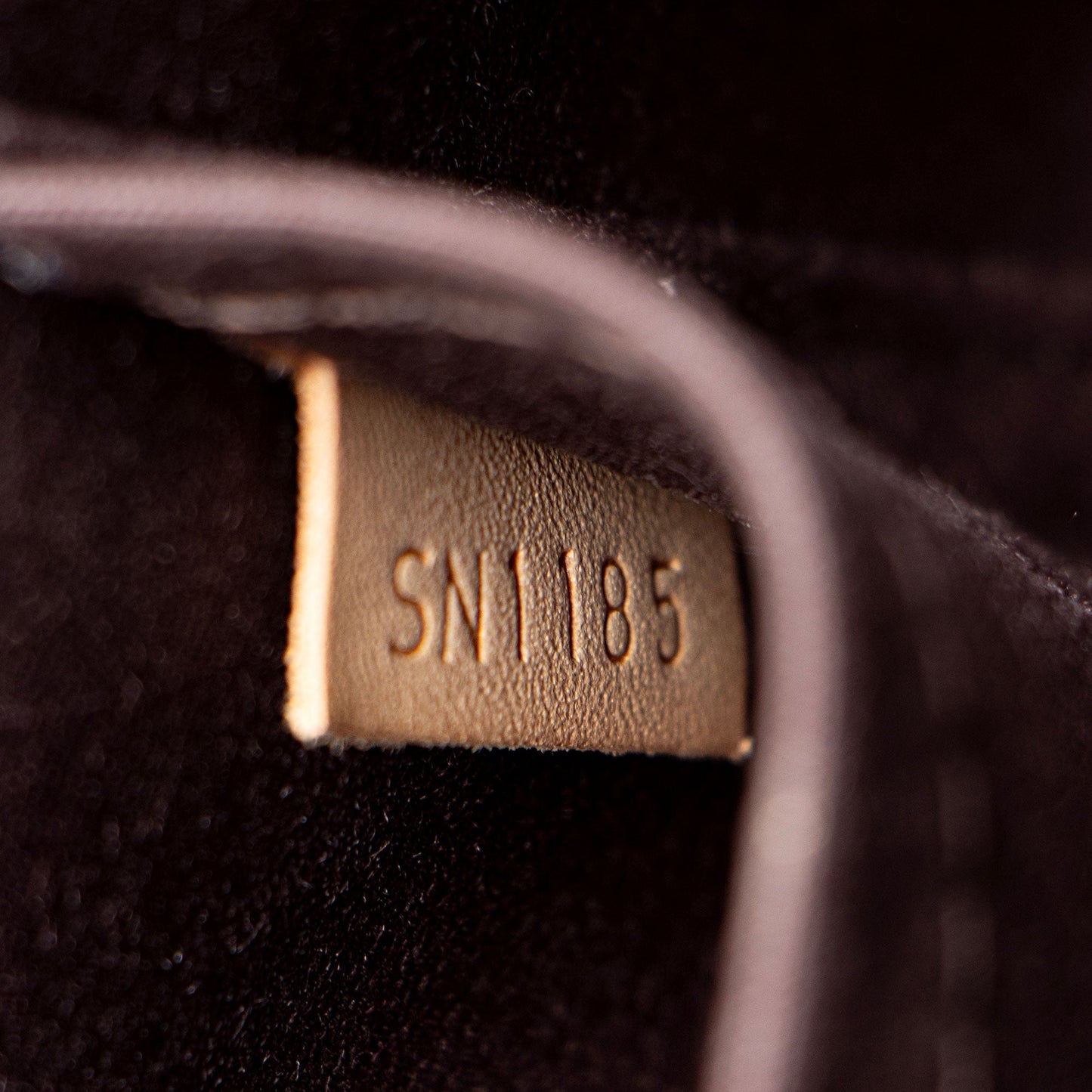 Louis Vuitton Monogram Vernis Alma BB Satchel (SHF-J3tjPU)