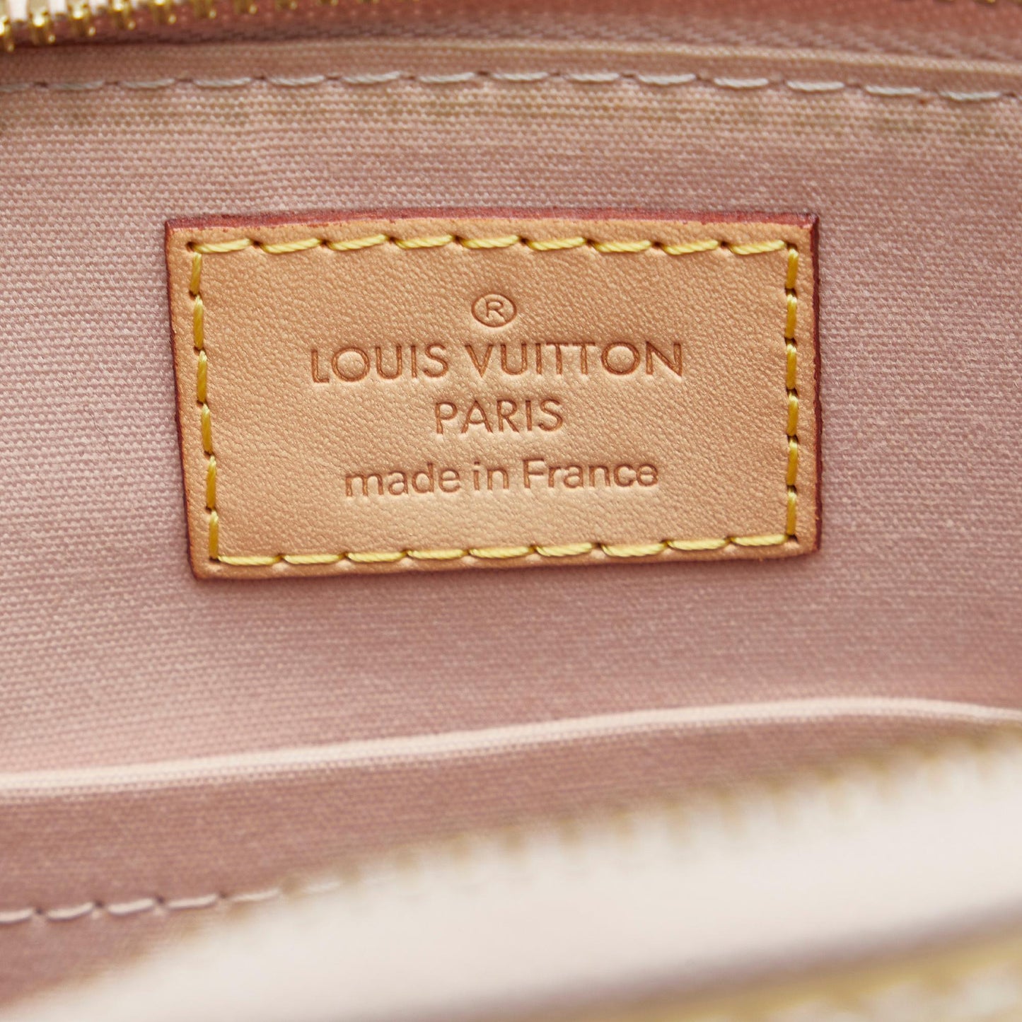 Louis Vuitton Monogram Vernis Alma BB (SHG-KbY5nW)