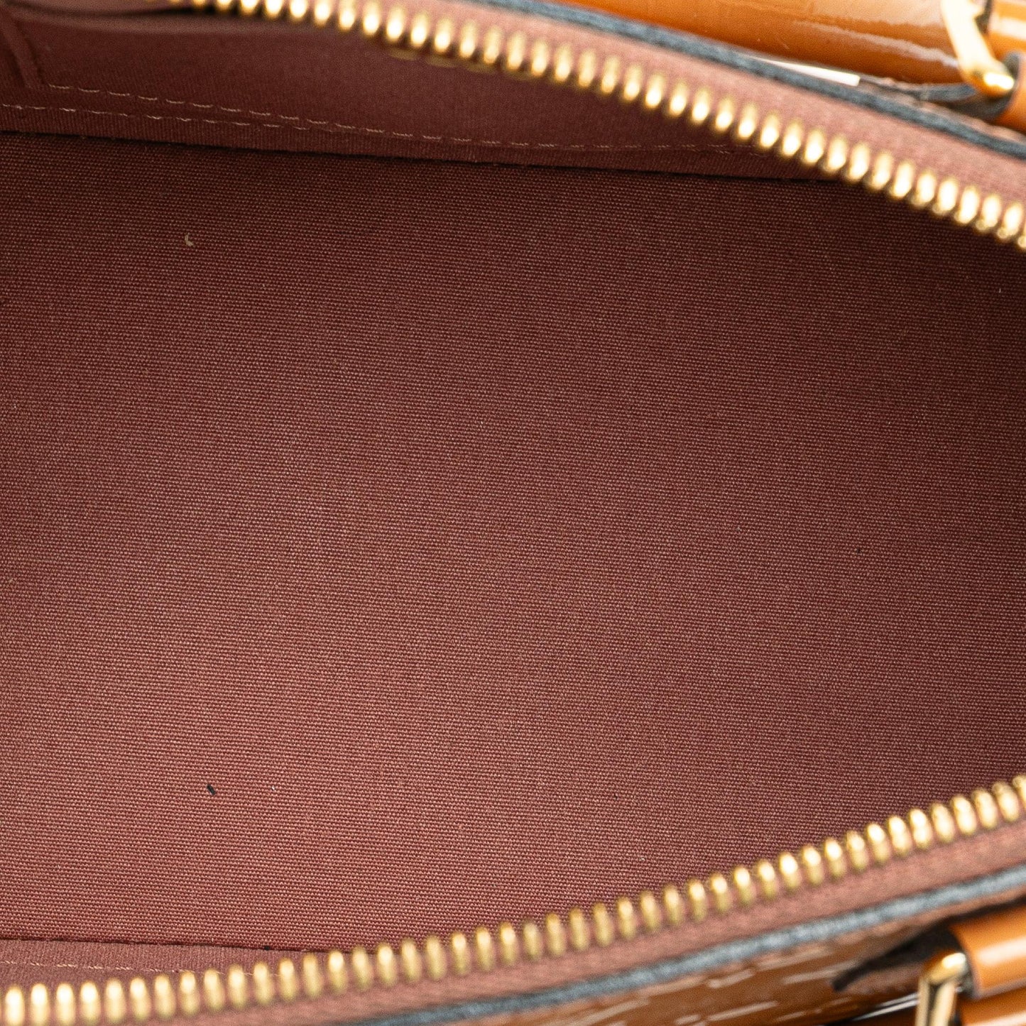 Louis Vuitton Monogram Vernis Alma BB (SHG-tGf0Fd)