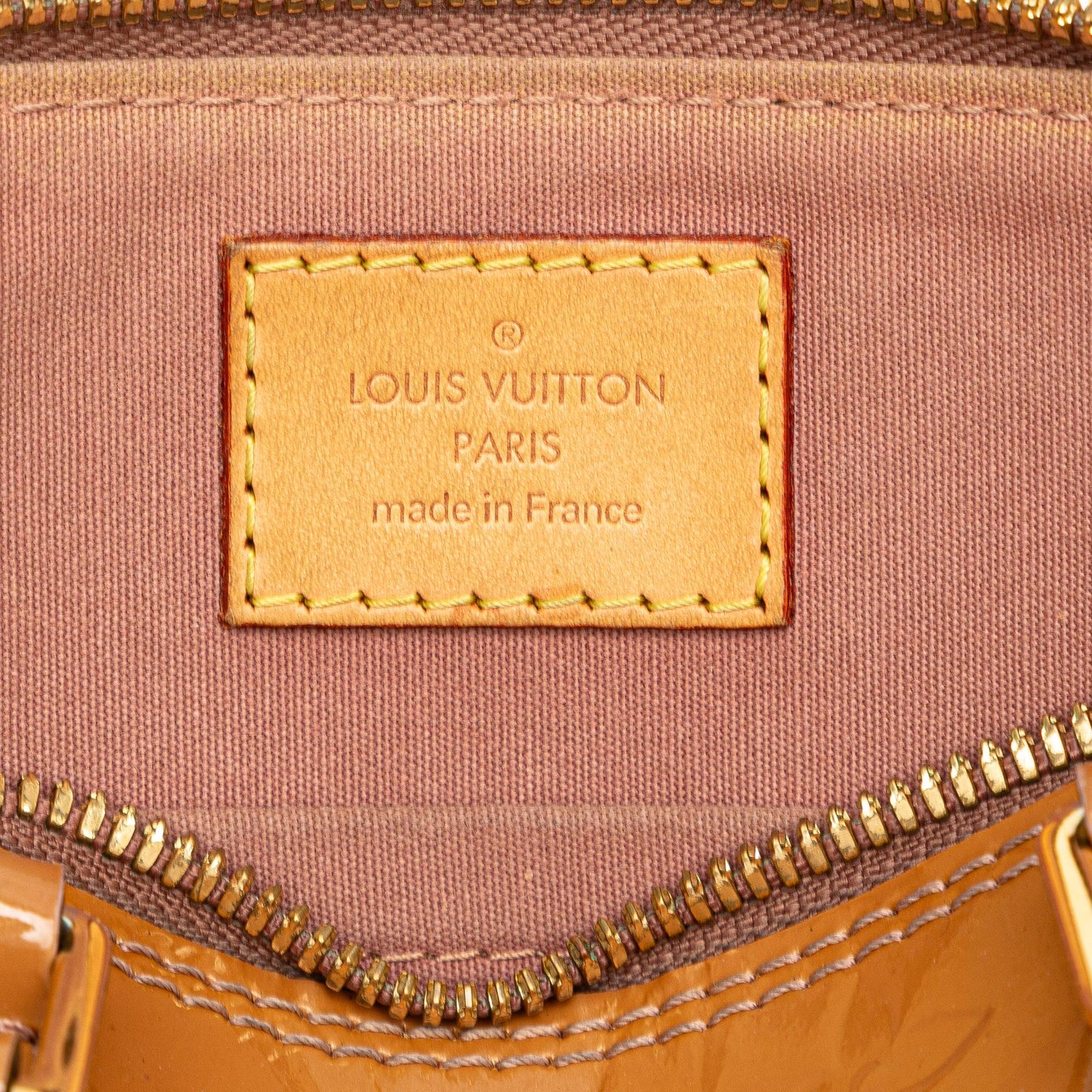Louis Vuitton Monogram Vernis Alma BB (SHG-tGf0Fd)