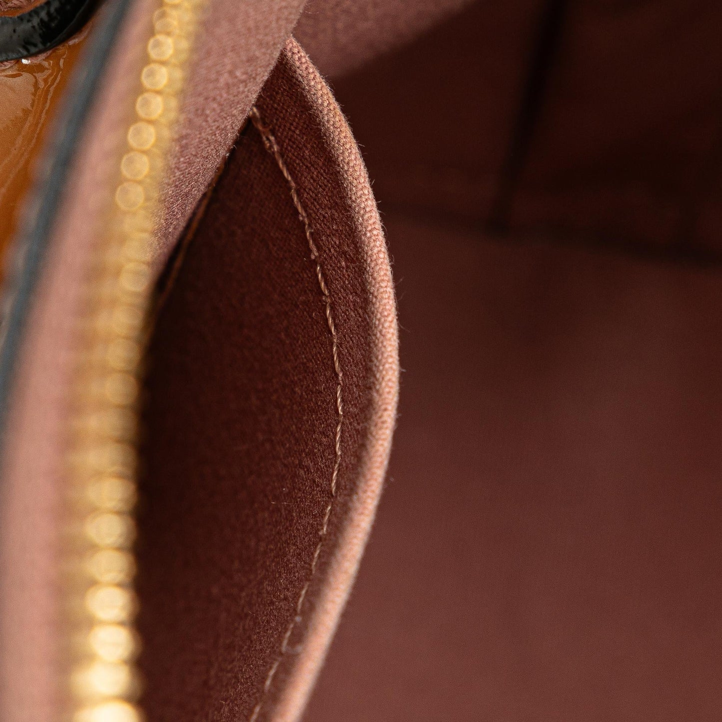 Louis Vuitton Monogram Vernis Alma BB (SHG-tGf0Fd)