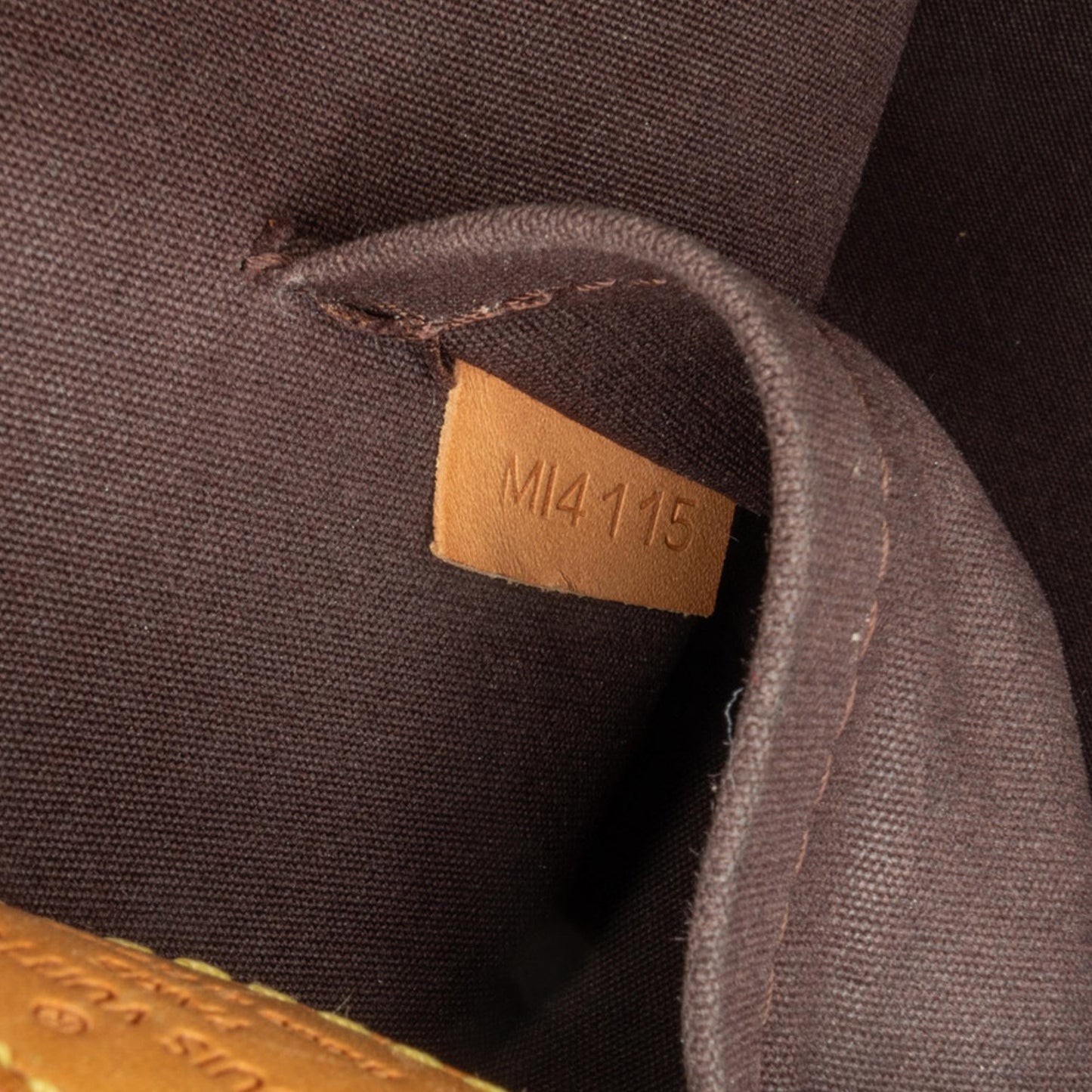 Louis Vuitton Monogram Vernis Alma BB (SHG-YSgEEE)
