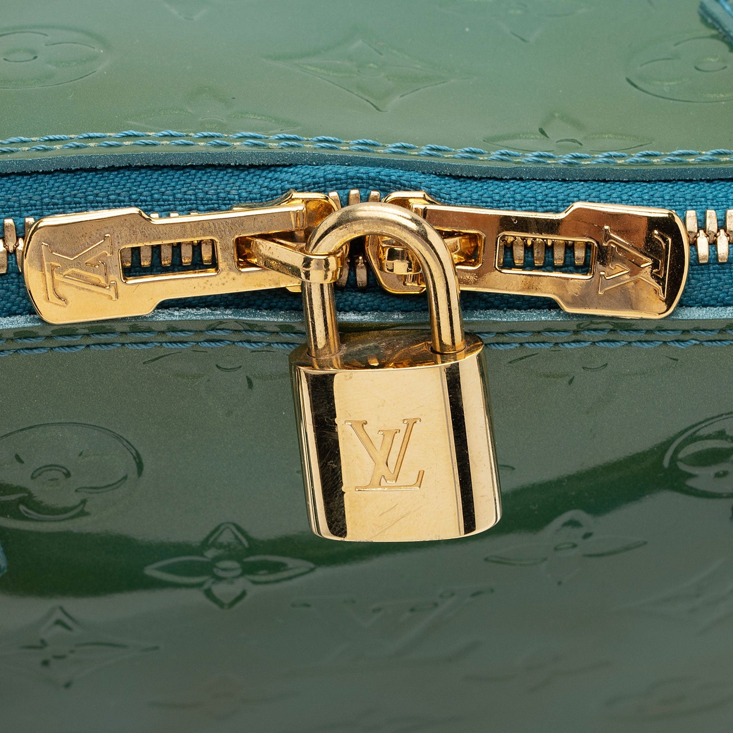 Louis Vuitton Monogram Vernis Alma GM Satchel (SHF-Z4HtXk)
