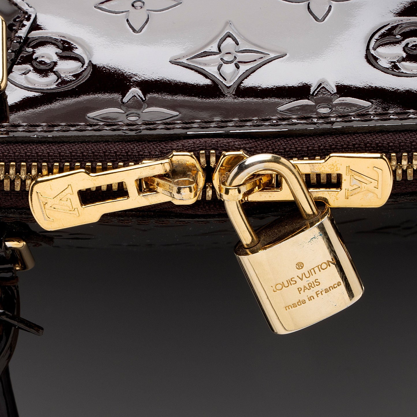 Louis Vuitton Monogram Vernis Alma GM Satchel (SHF-D35yeQ)