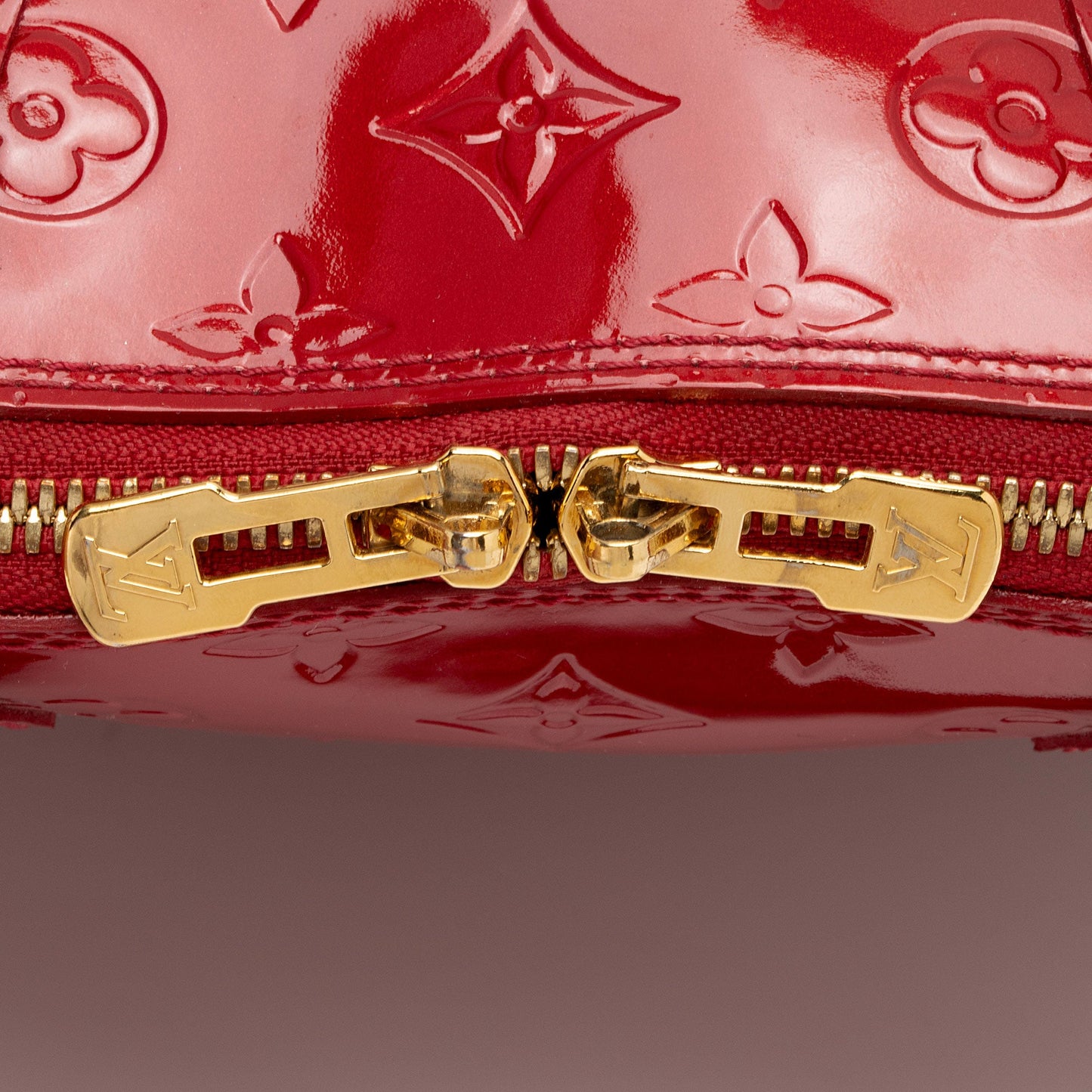 Louis Vuitton Monogram Vernis Alma GM Satchel (SHF-XIA8xV)