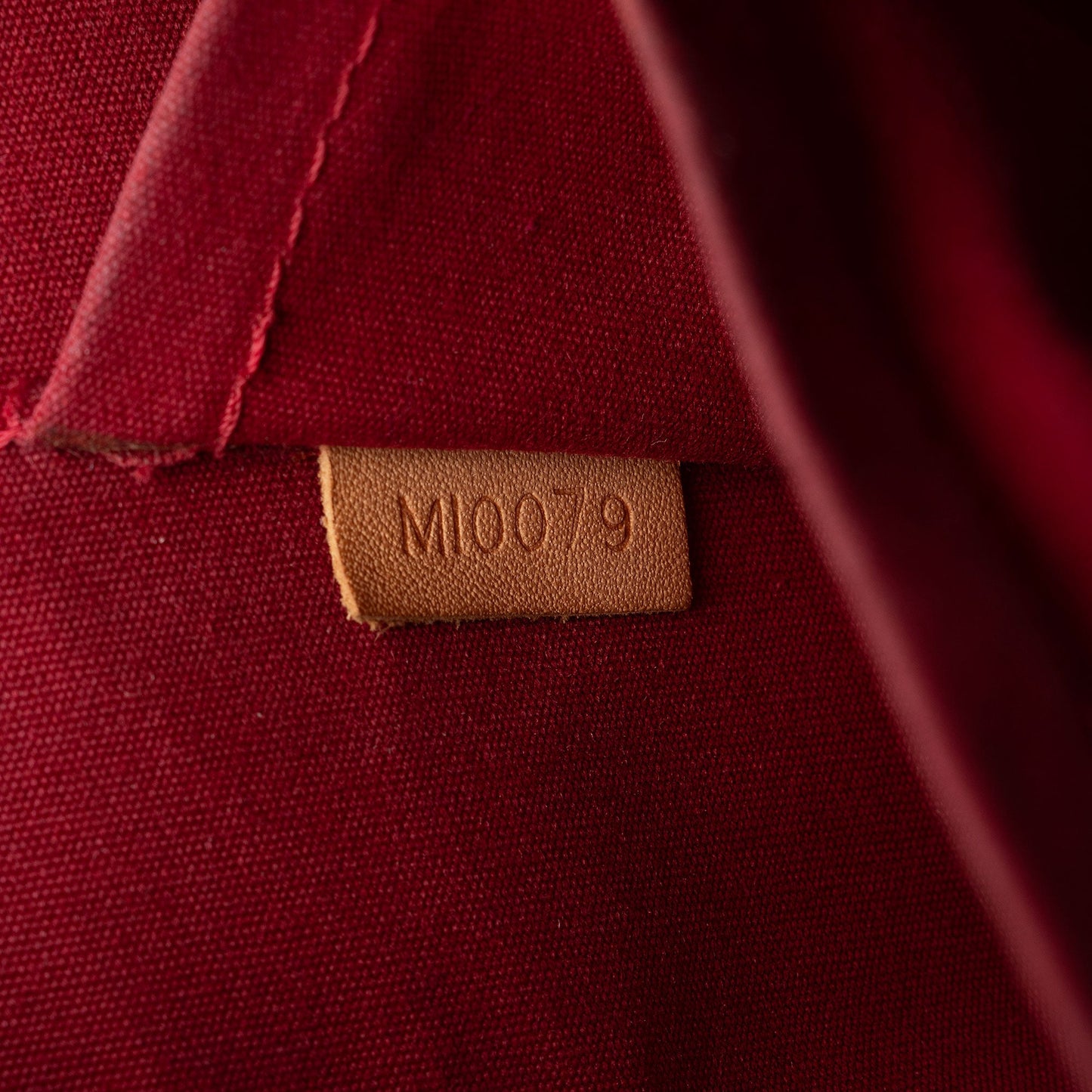 Louis Vuitton Monogram Vernis Alma GM Satchel (SHF-7bvjjk)