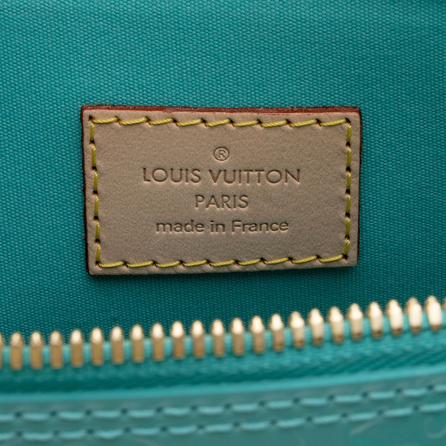 Louis Vuitton Monogram Vernis Alma PM Satchel (SHF-qtN90H)