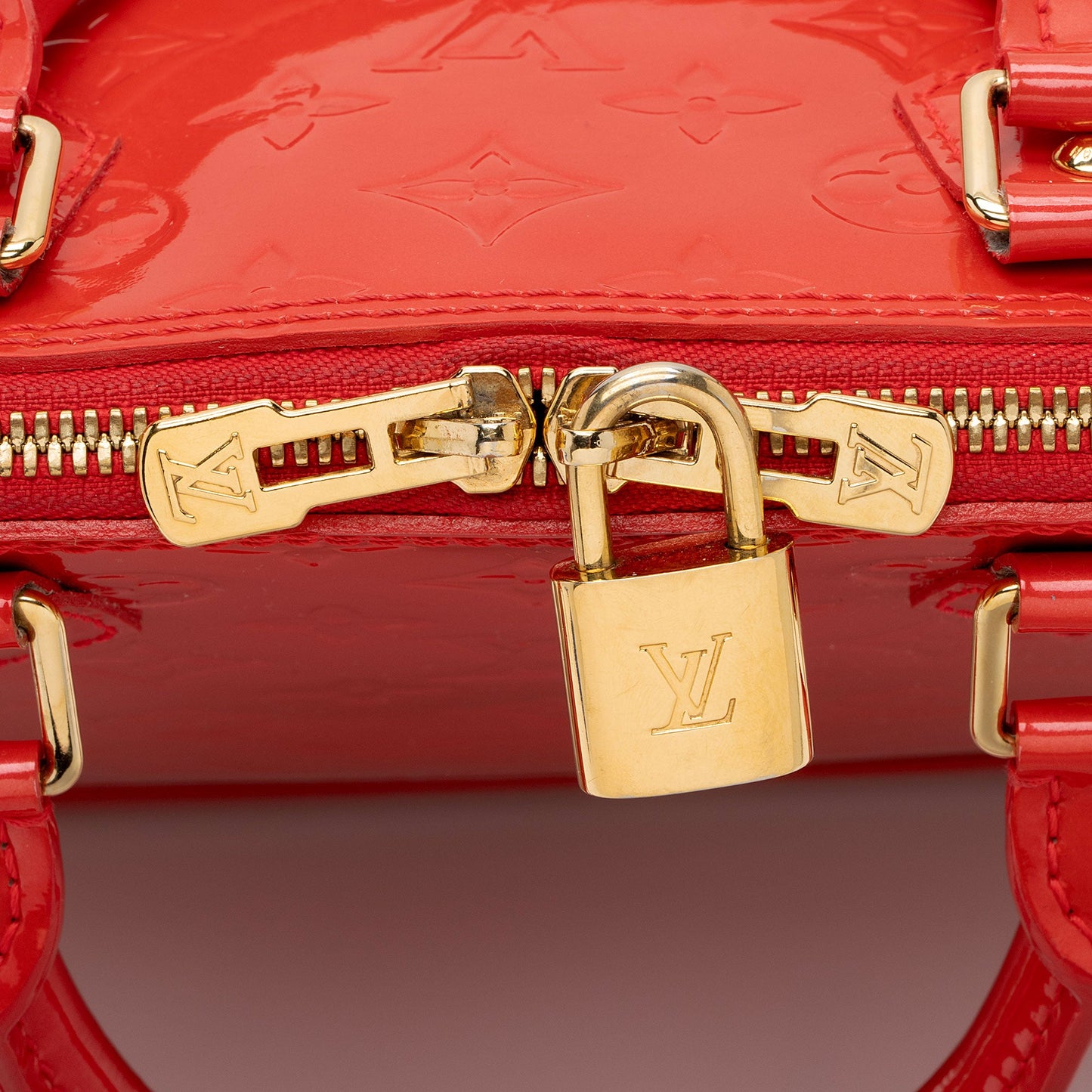 Louis Vuitton Monogram Vernis Alma PM Satchel (SHF-UICxem)