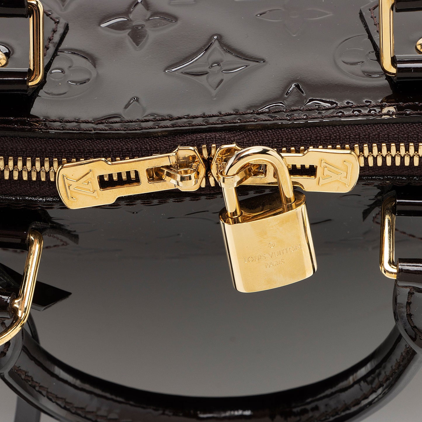 Louis Vuitton Monogram Vernis Alma PM Satchel (SHF-iT5R4U)