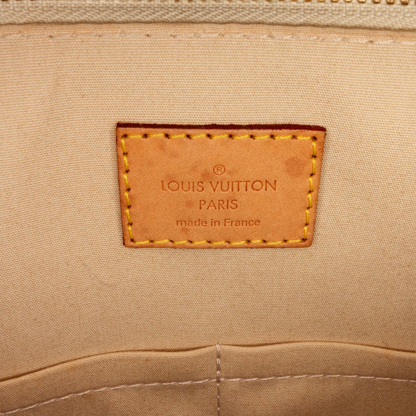 Louis Vuitton Monogram Vernis Alma PM (SHG-eEgf9Q)