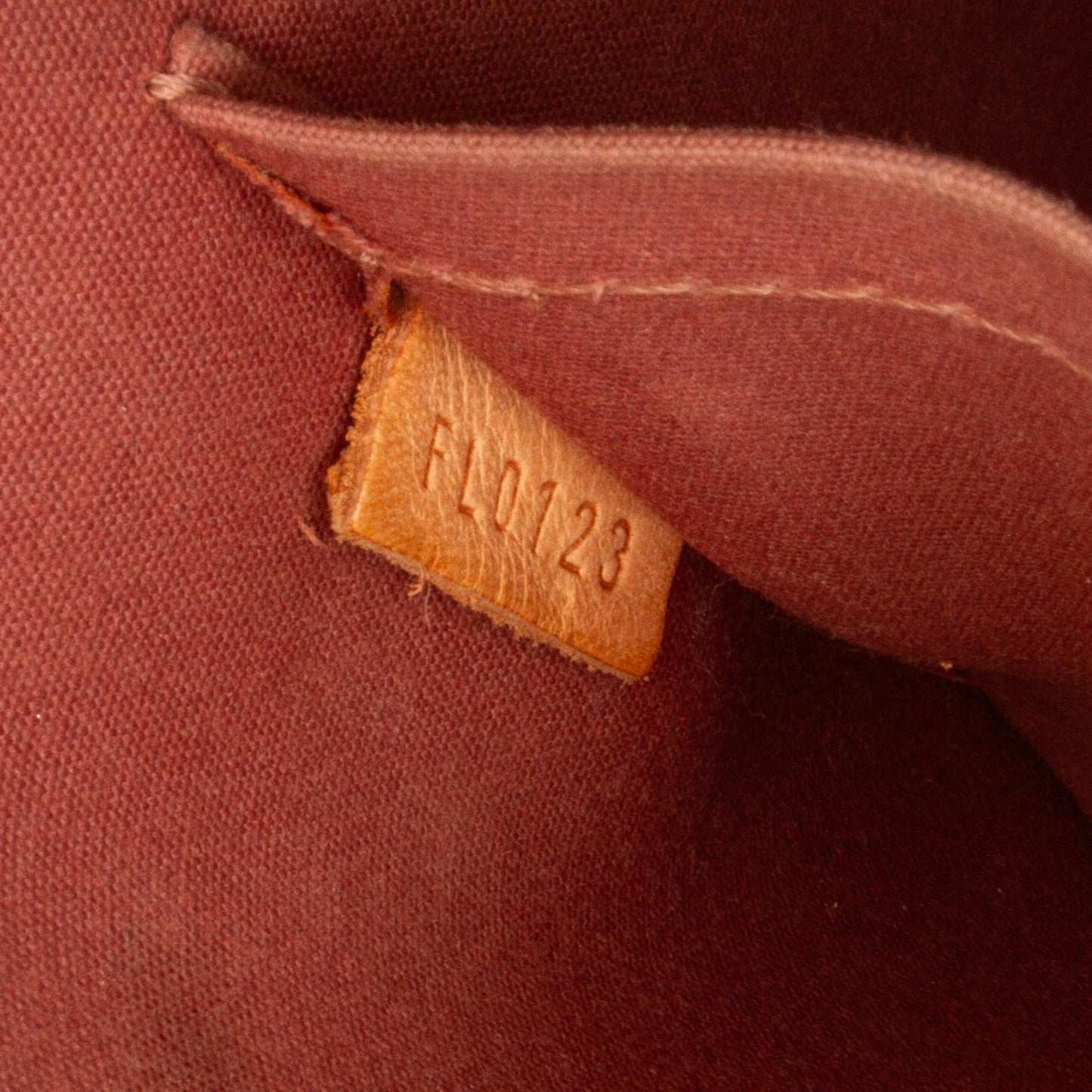 Louis Vuitton Monogram Vernis Alma PM (SHG-TpodTf)