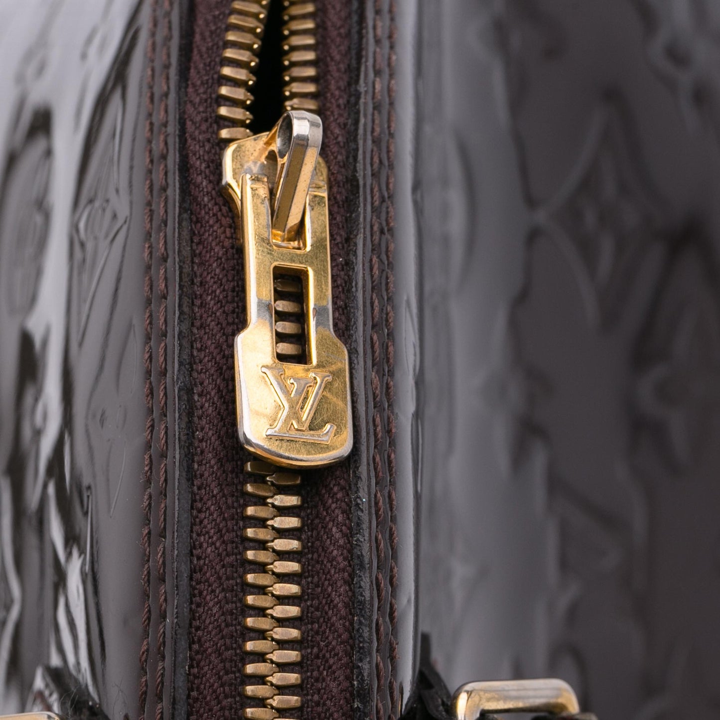 Louis Vuitton Monogram Vernis Alma PM (SHG-1McnUp)
