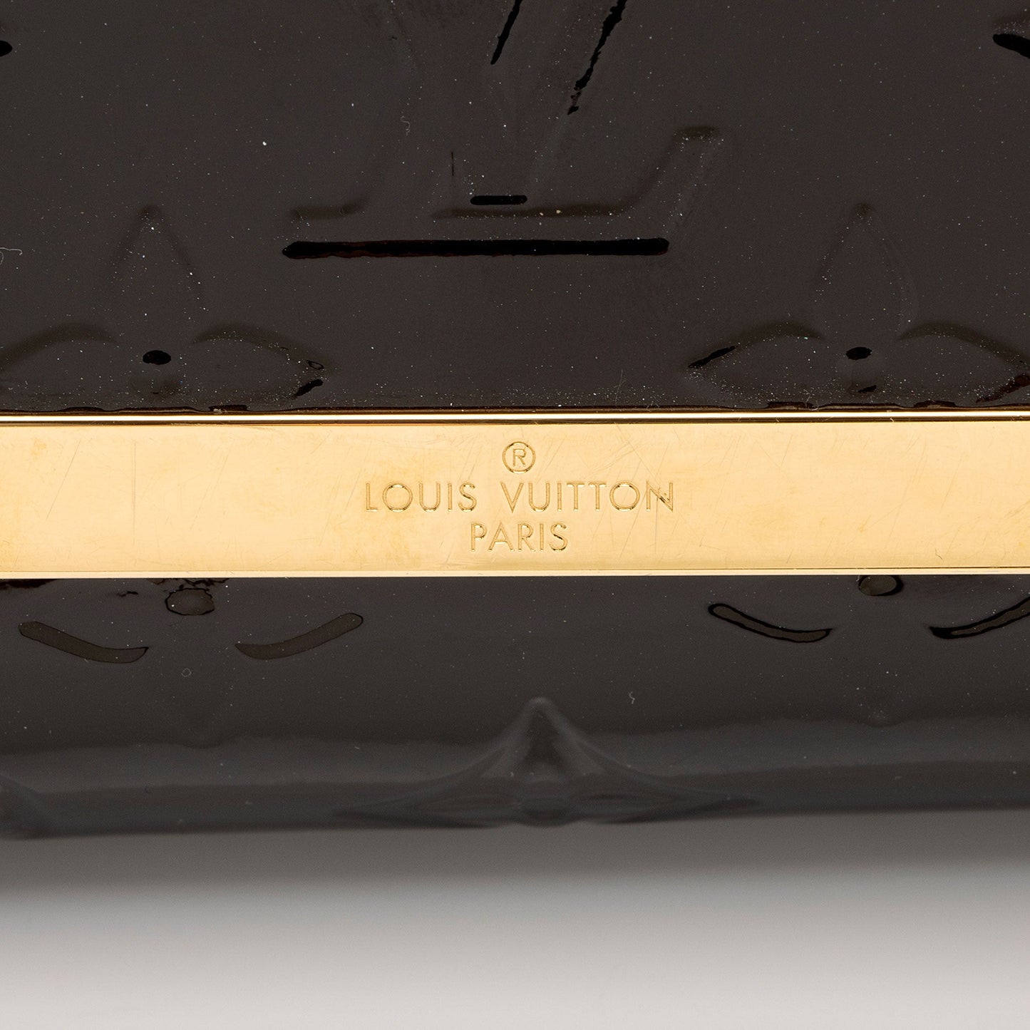 Louis Vuitton Monogram Vernis Ana Clutch (SHF-Jnmx4k)