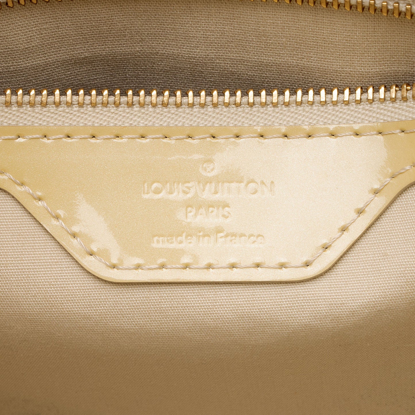 Louis Vuitton Monogram Vernis Avalon MM Tote (SHF-MeohNY)