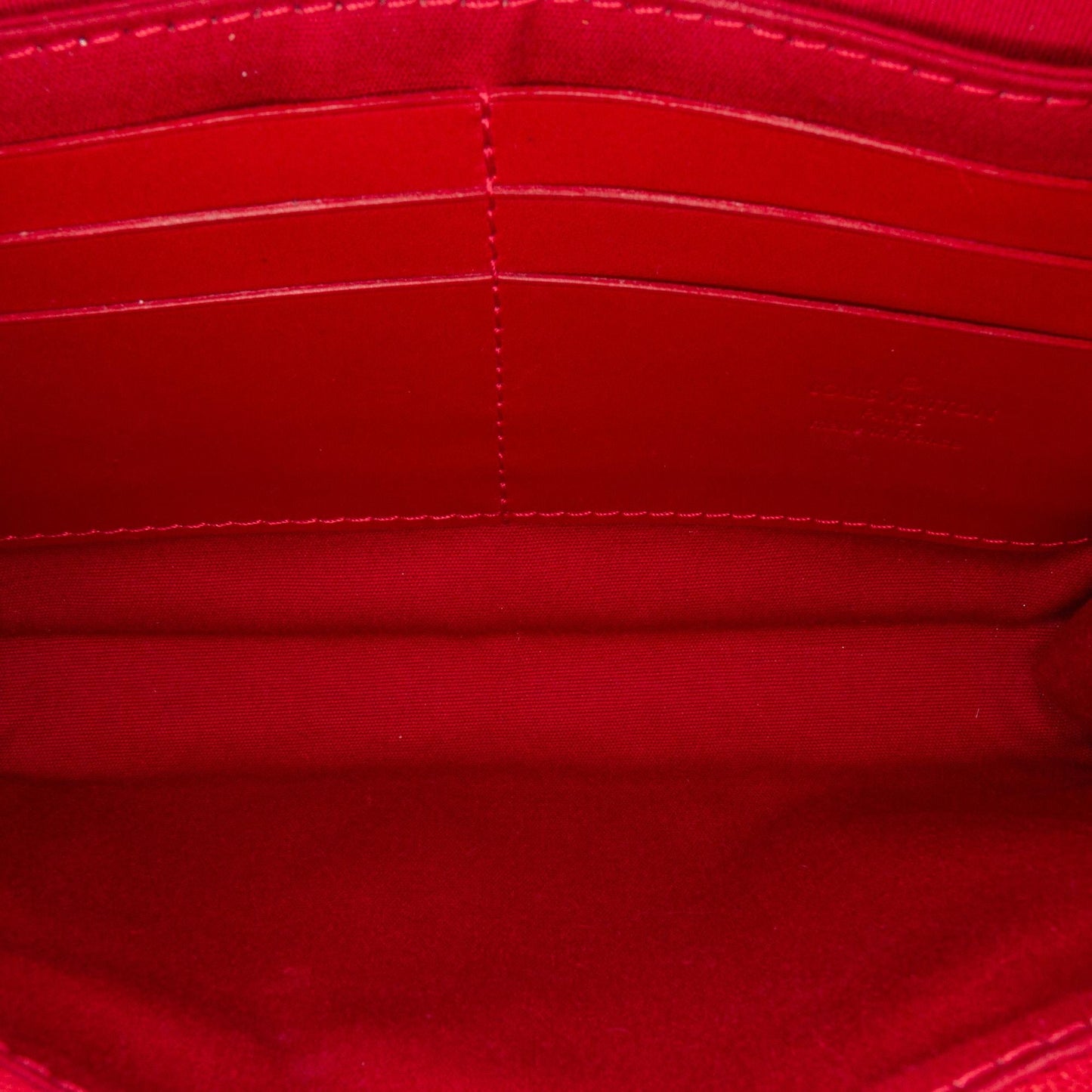 Louis Vuitton Monogram Vernis Bel Air Pochette (SHG-36533)
