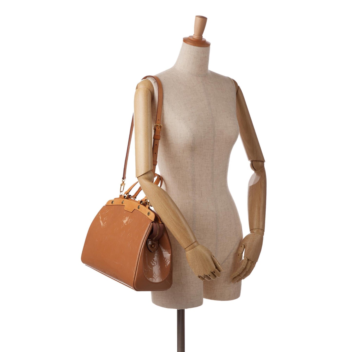 Louis Vuitton Monogram Vernis Brea MM (SHG-HJvMAH)