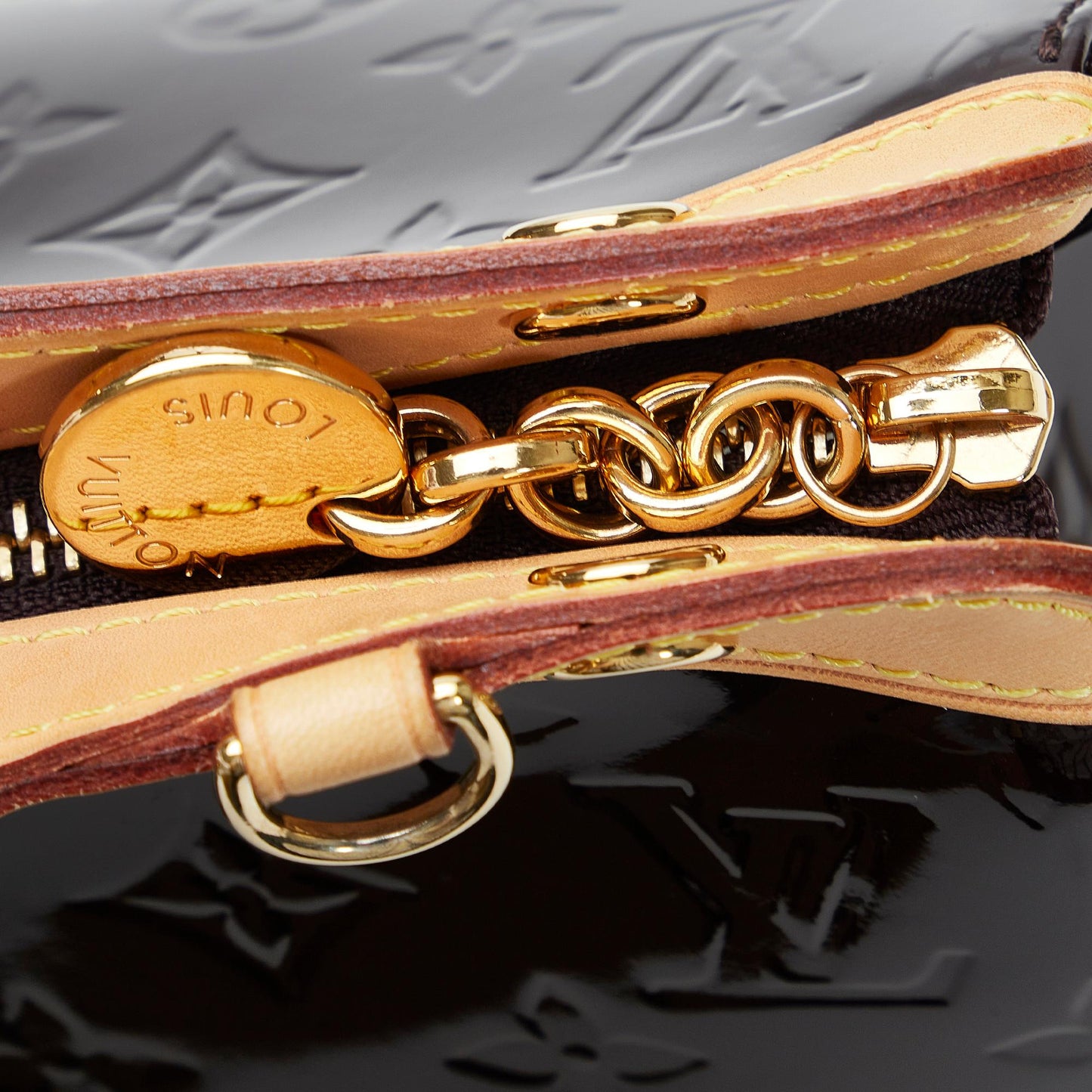 Louis Vuitton Monogram Vernis Brea MM (SHG-mhzUxd)