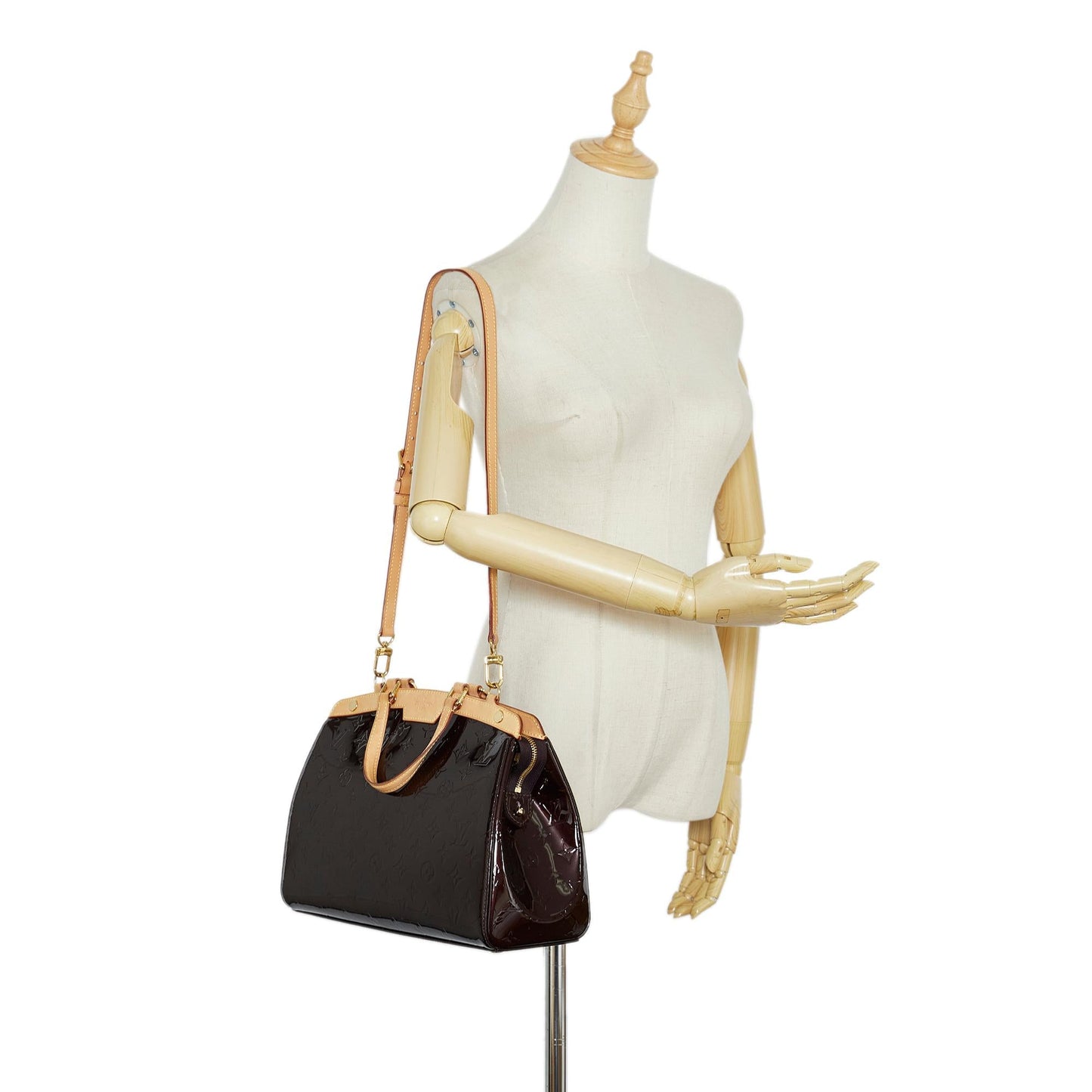 Louis Vuitton Monogram Vernis Brea MM (SHG-mhzUxd)