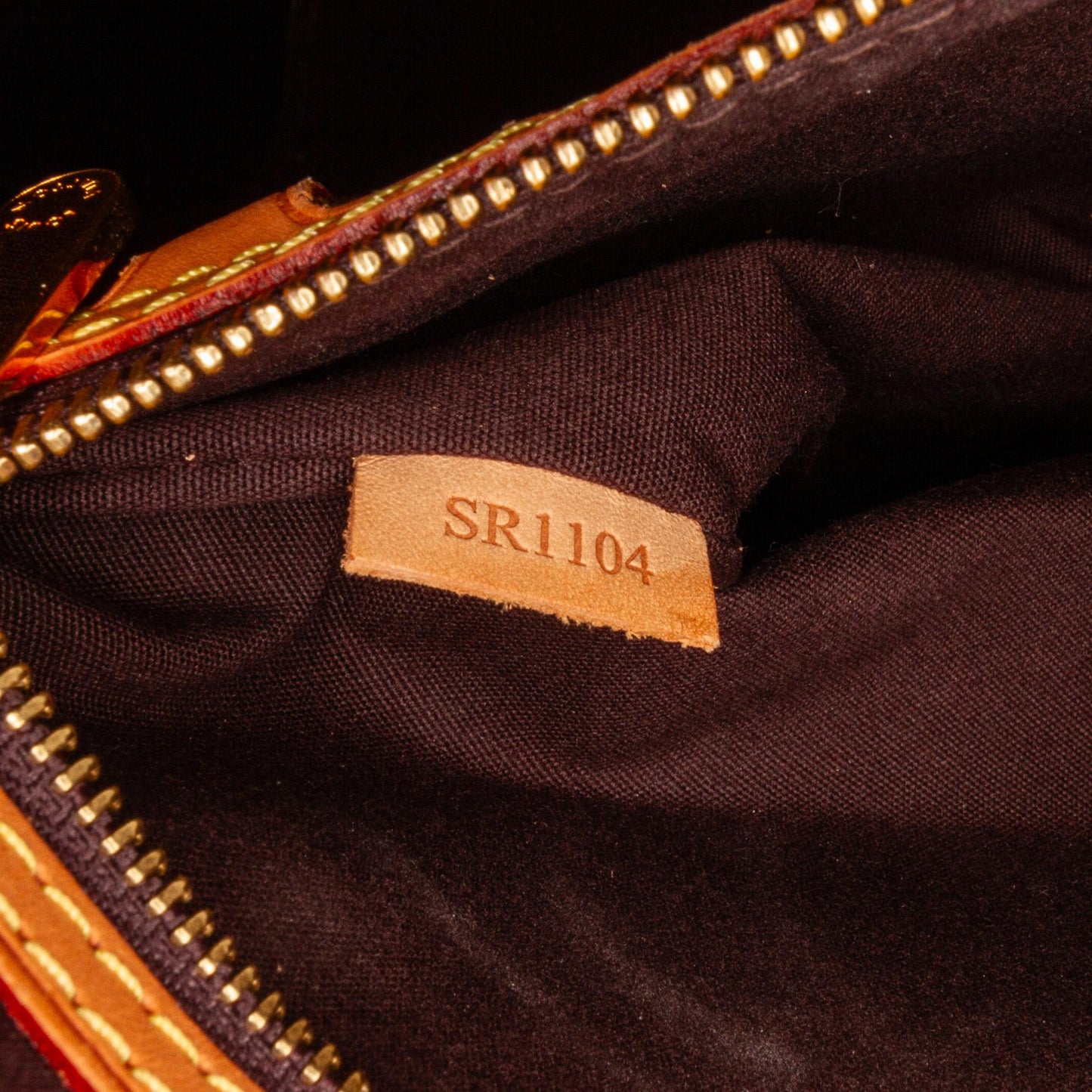 Louis Vuitton Monogram Vernis Brea MM (SHG-tfkFqQ)