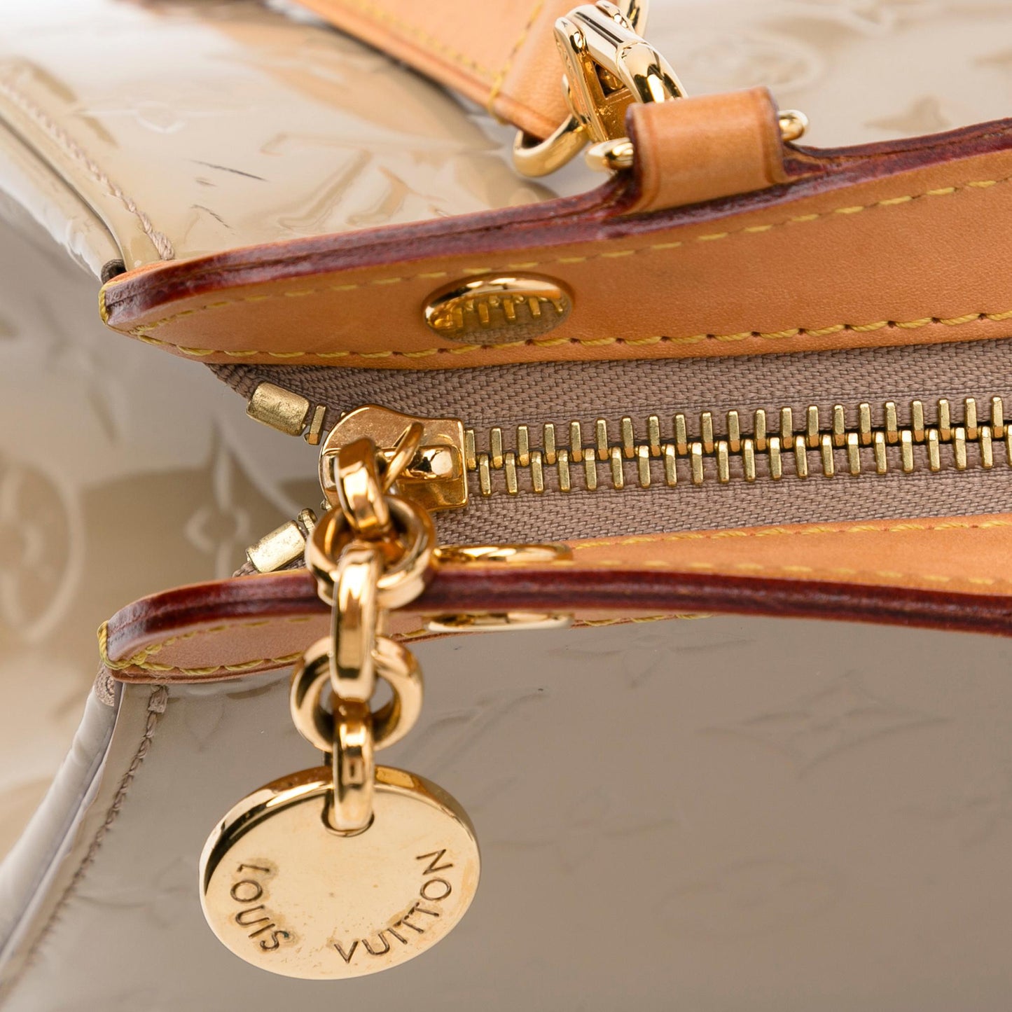 Louis Vuitton Monogram Vernis Brea (SHG-fbk18v)
