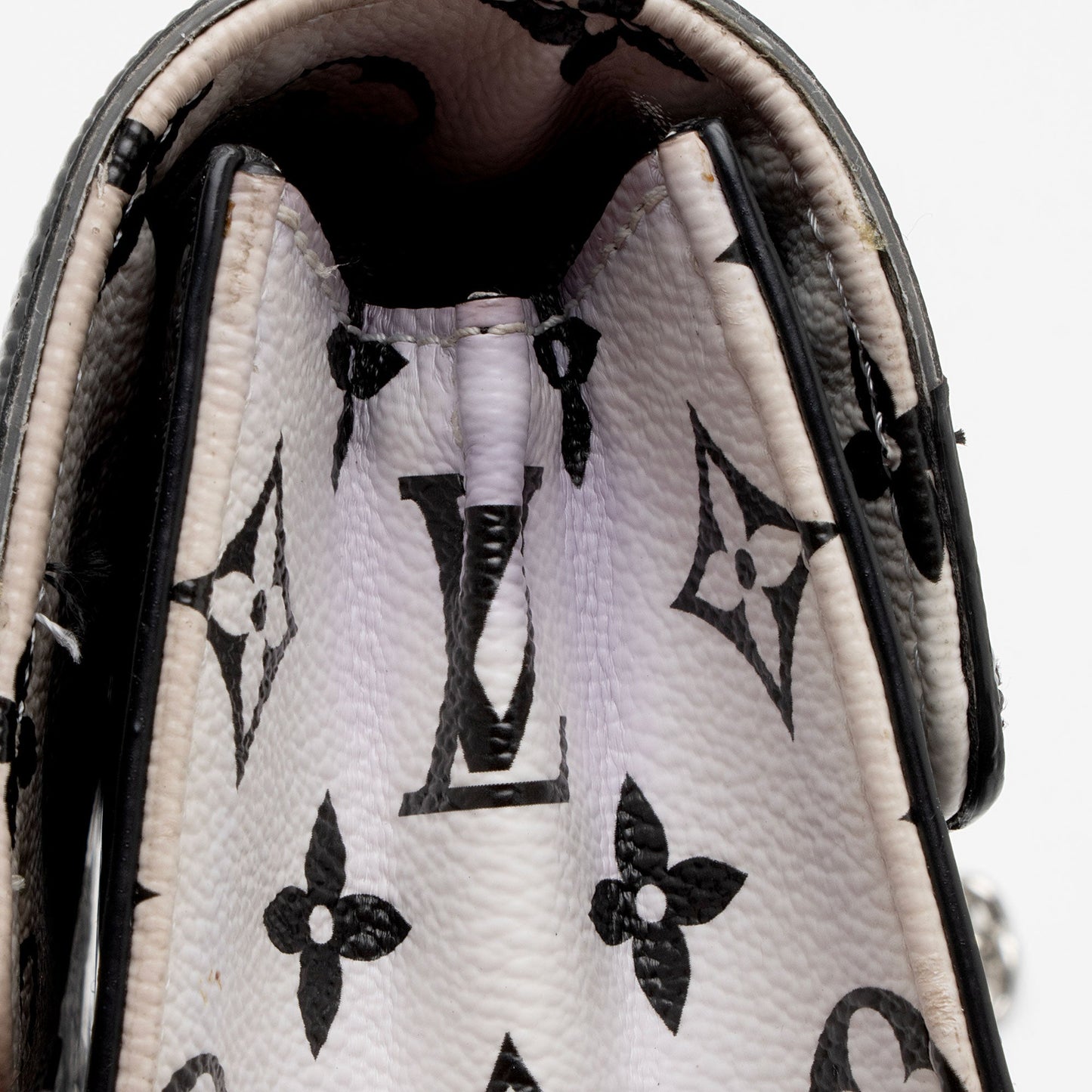 Louis Vuitton Monogram Vernis LV Wynwood Shoulder Bag (SHF-7bBUZJ)