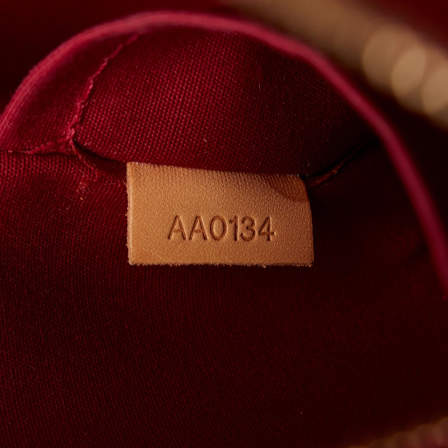 Louis Vuitton Monogram Vernis Montana (SHG-INVRbQ)
