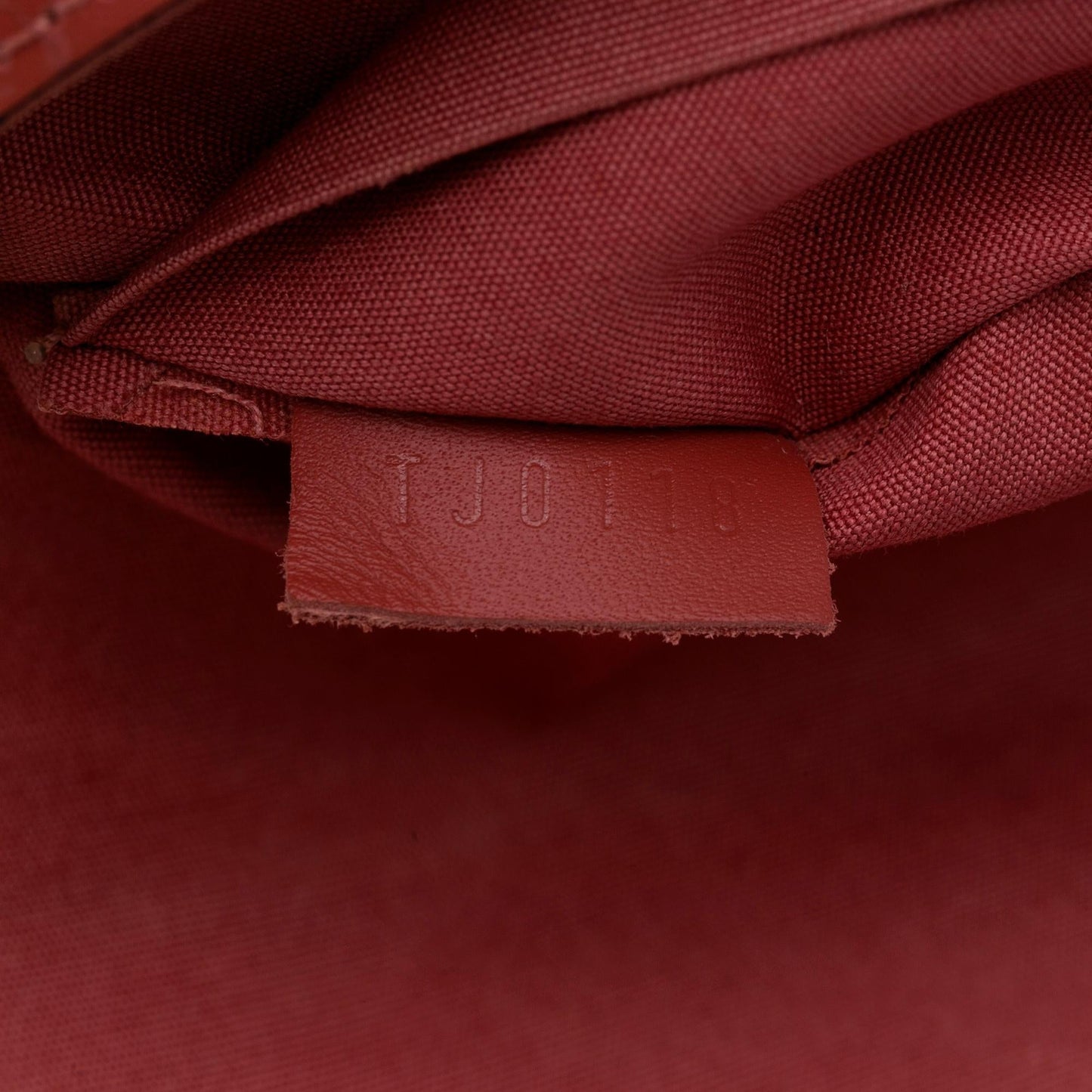 Louis Vuitton Monogram Vernis Pochette Felicie Valentine Dog (SHG-nUf2OF)