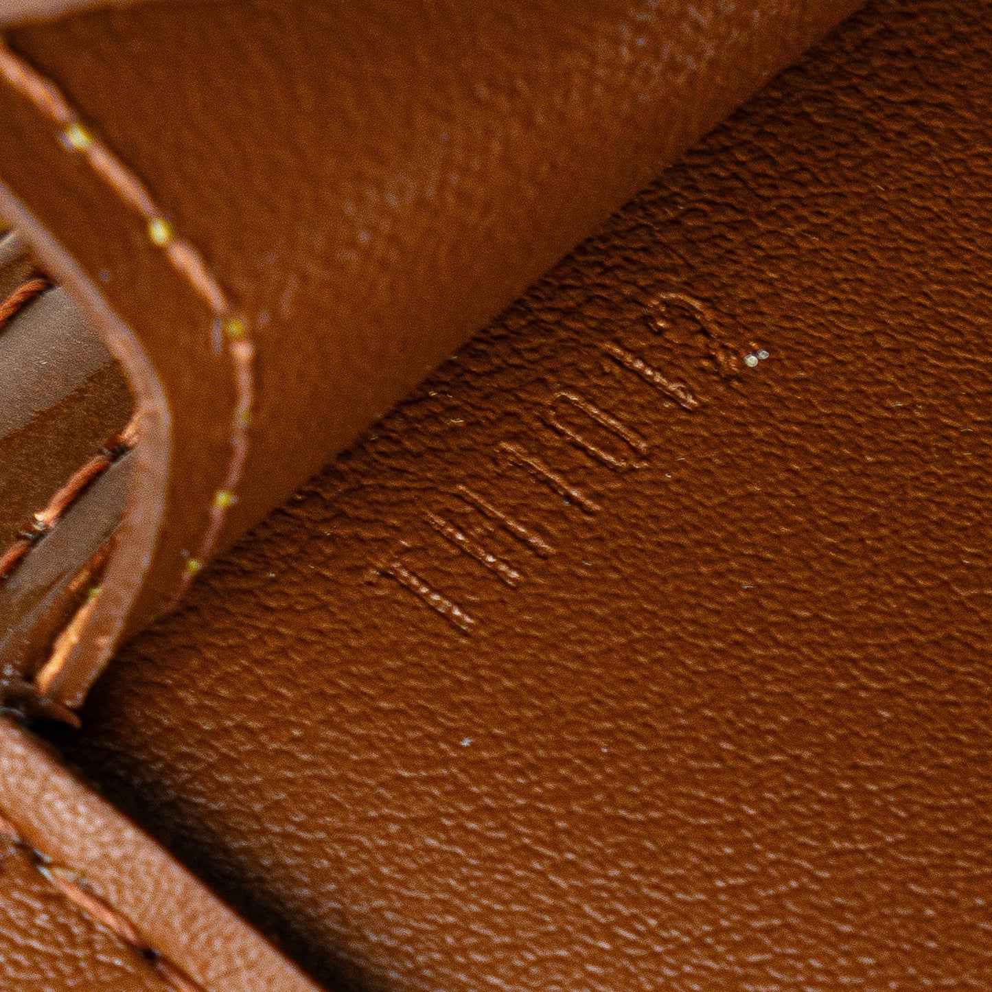 Louis Vuitton Monogram Vernis Pochette Mott (SHG-j3KnDR)
