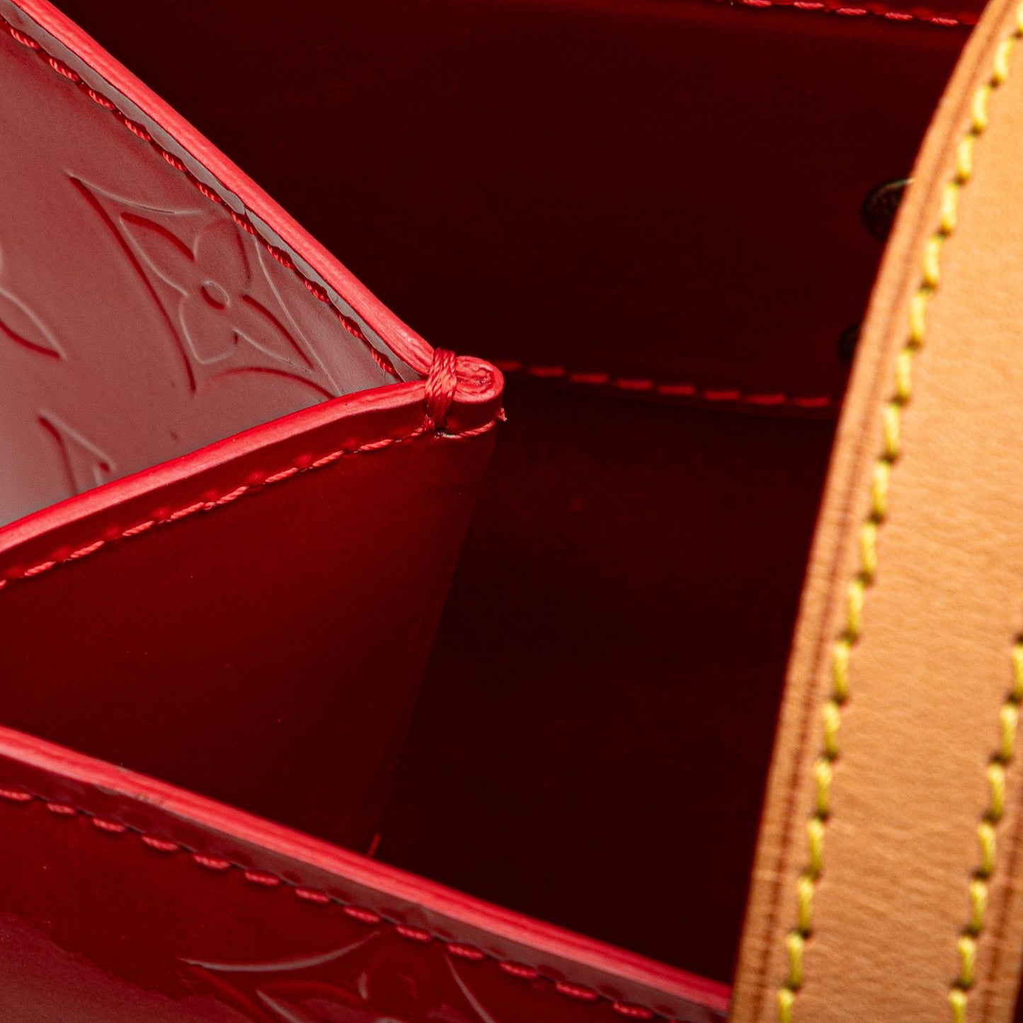 Louis Vuitton Monogram Vernis Reade MM