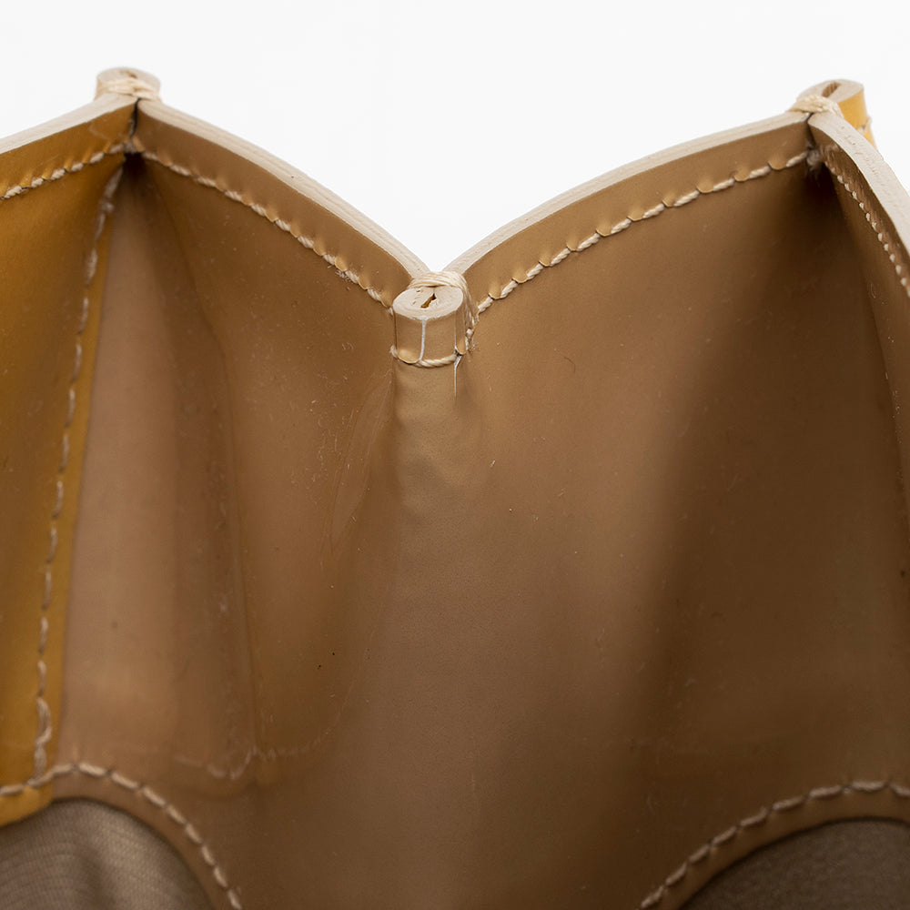 Louis Vuitton Monogram Vernis Reade PM Tote (SHF-21268)