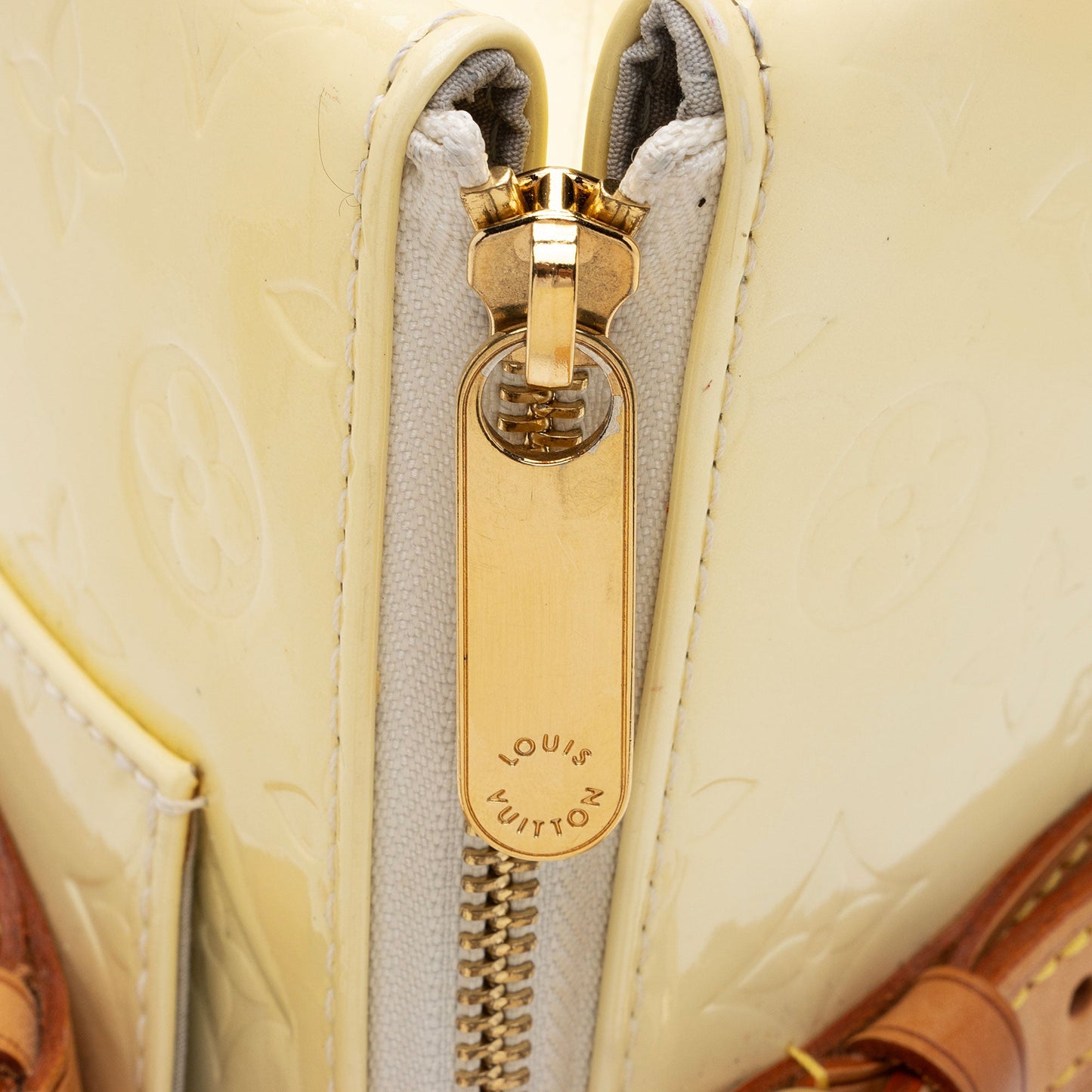 Louis Vuitton Monogram Vernis Rosewood Satchel (SHF-2DP8kl)
