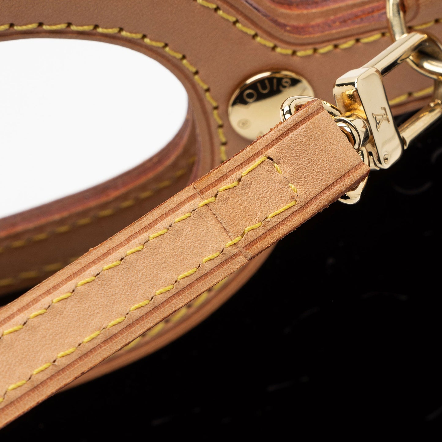 Louis Vuitton Monogram Vernis Roxbury Drive Clutch (SHF-bnVJtW)