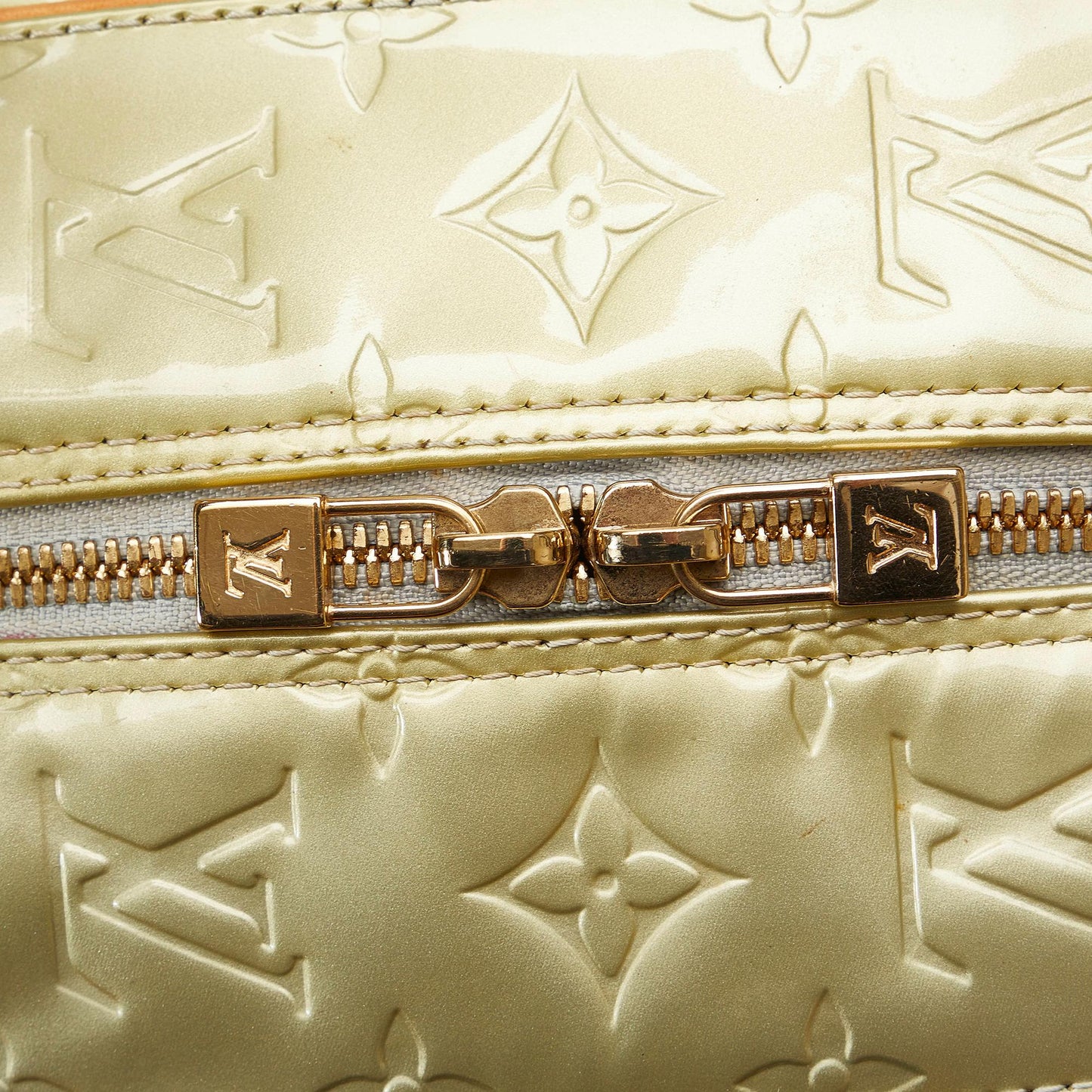 Louis Vuitton Monogram Vernis Tompkins Square (SHG-bzKBxQ)