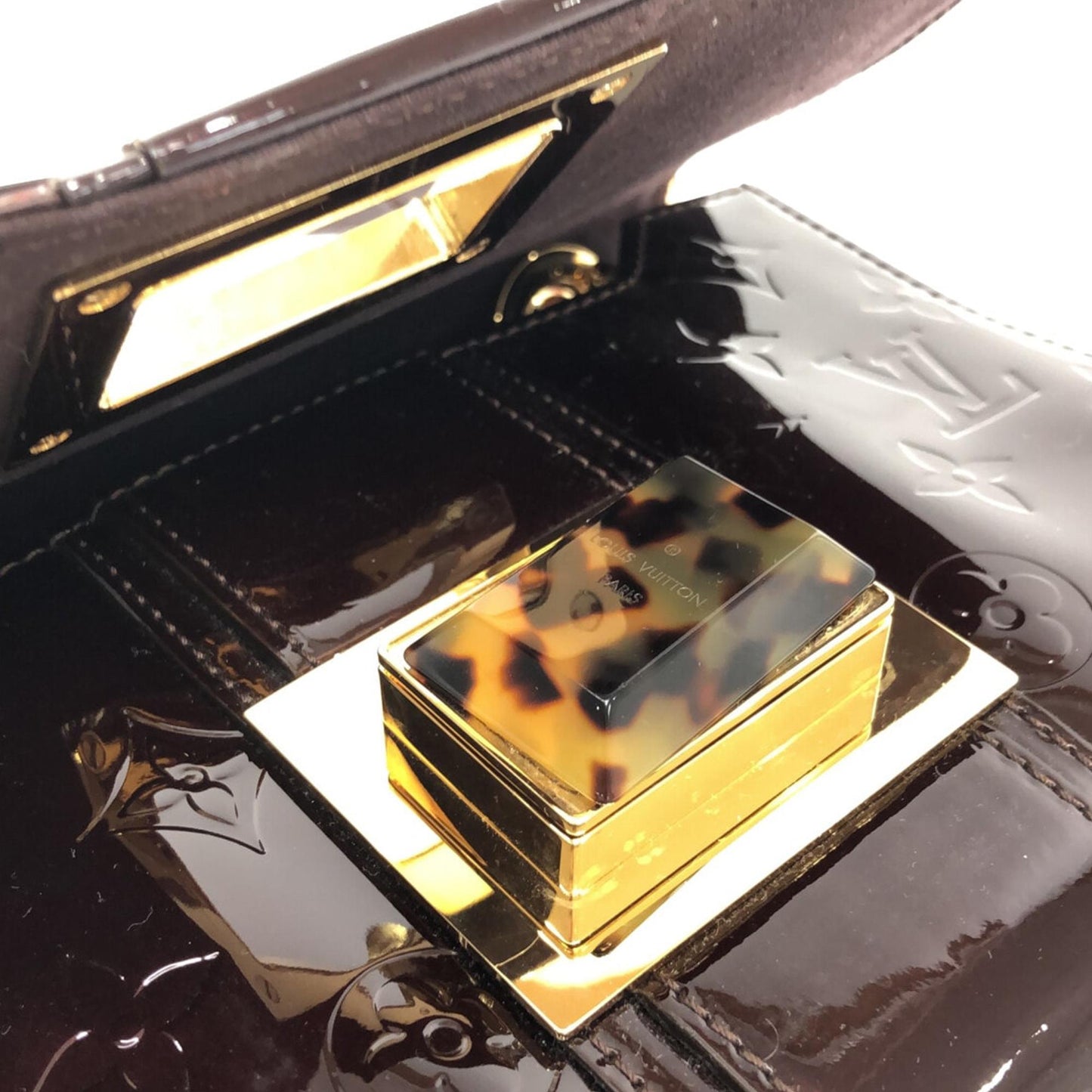 Louis Vuitton Monogram Vernis Vermont Avenue (SHG-HnP120)