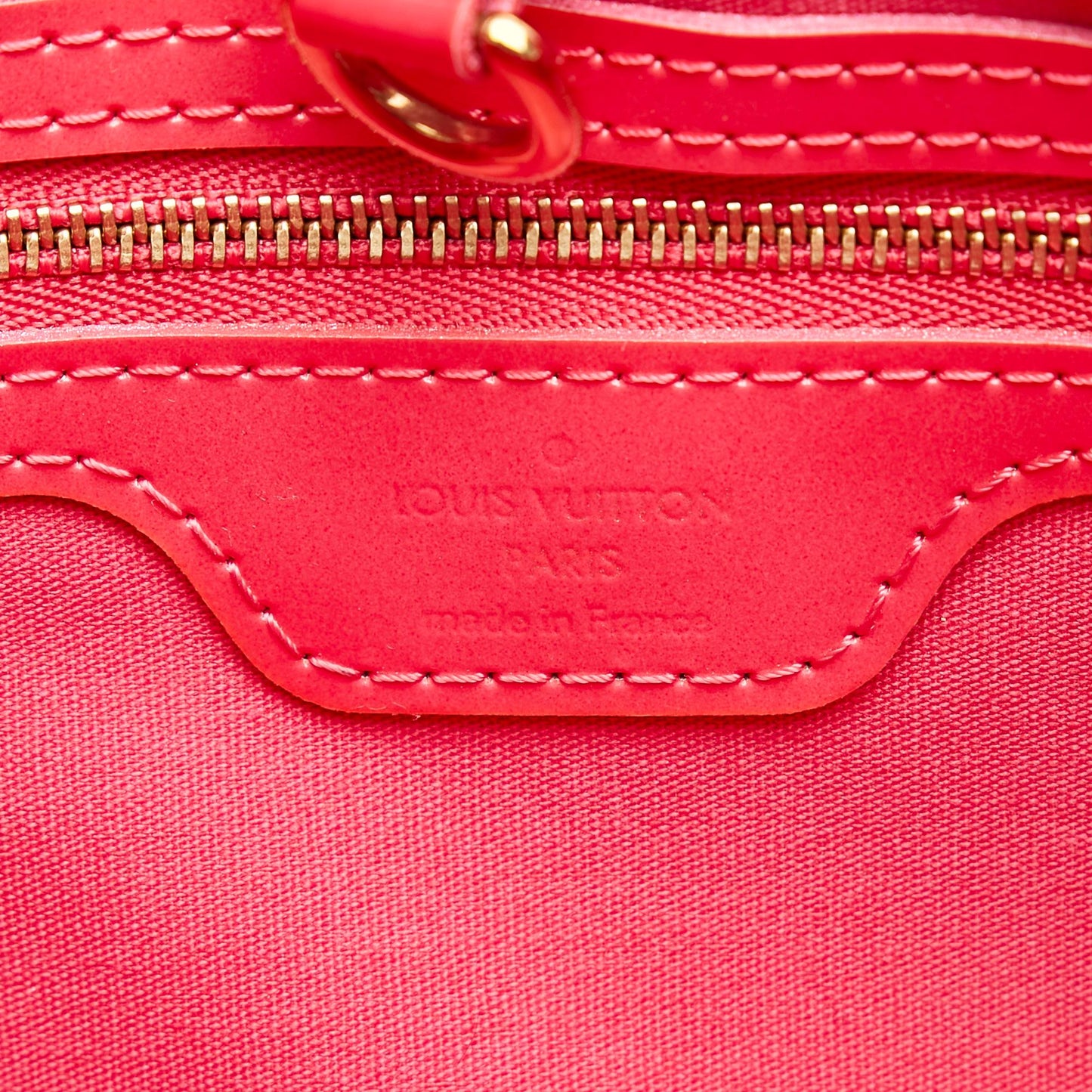 Louis Vuitton Monogram Vernis Wilshire PM (SHG-YVHE6k)