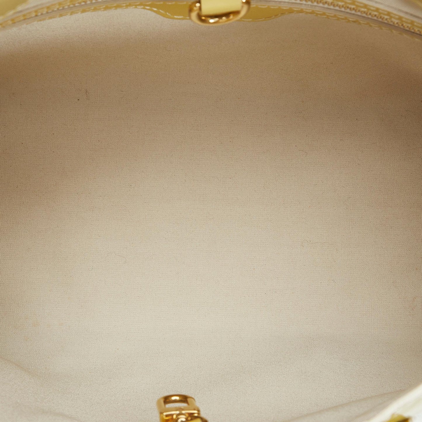 Louis Vuitton Monogram Vernis Wilshire PM (SHG-f7I76y)