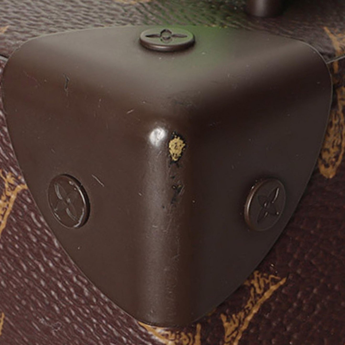 Louis Vuitton Monogram Vertical Box Trunk (SHG-aKatHl)