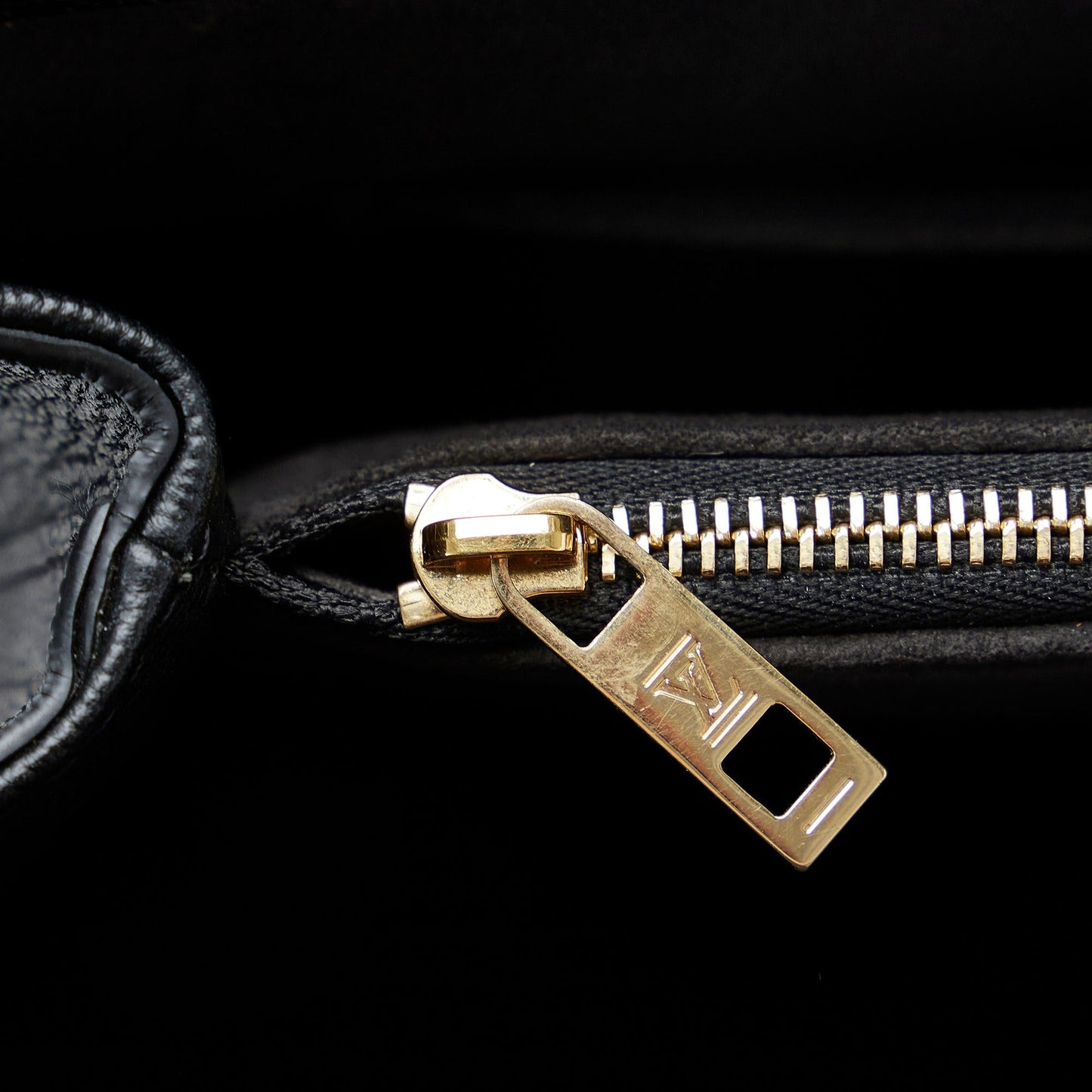 Louis Vuitton Calfskin Monogram Very One Top Handle (SHG-VxcI9k)