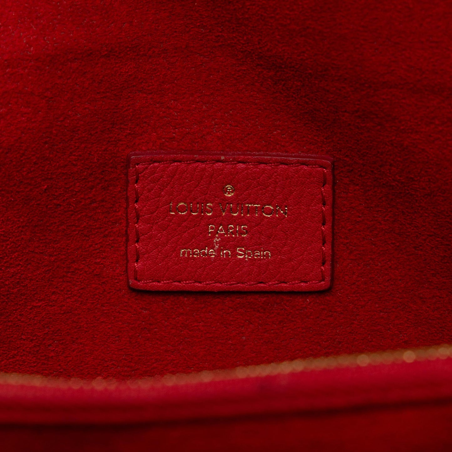 Louis Vuitton Monogram Victoire (SHG-pWRJnA)