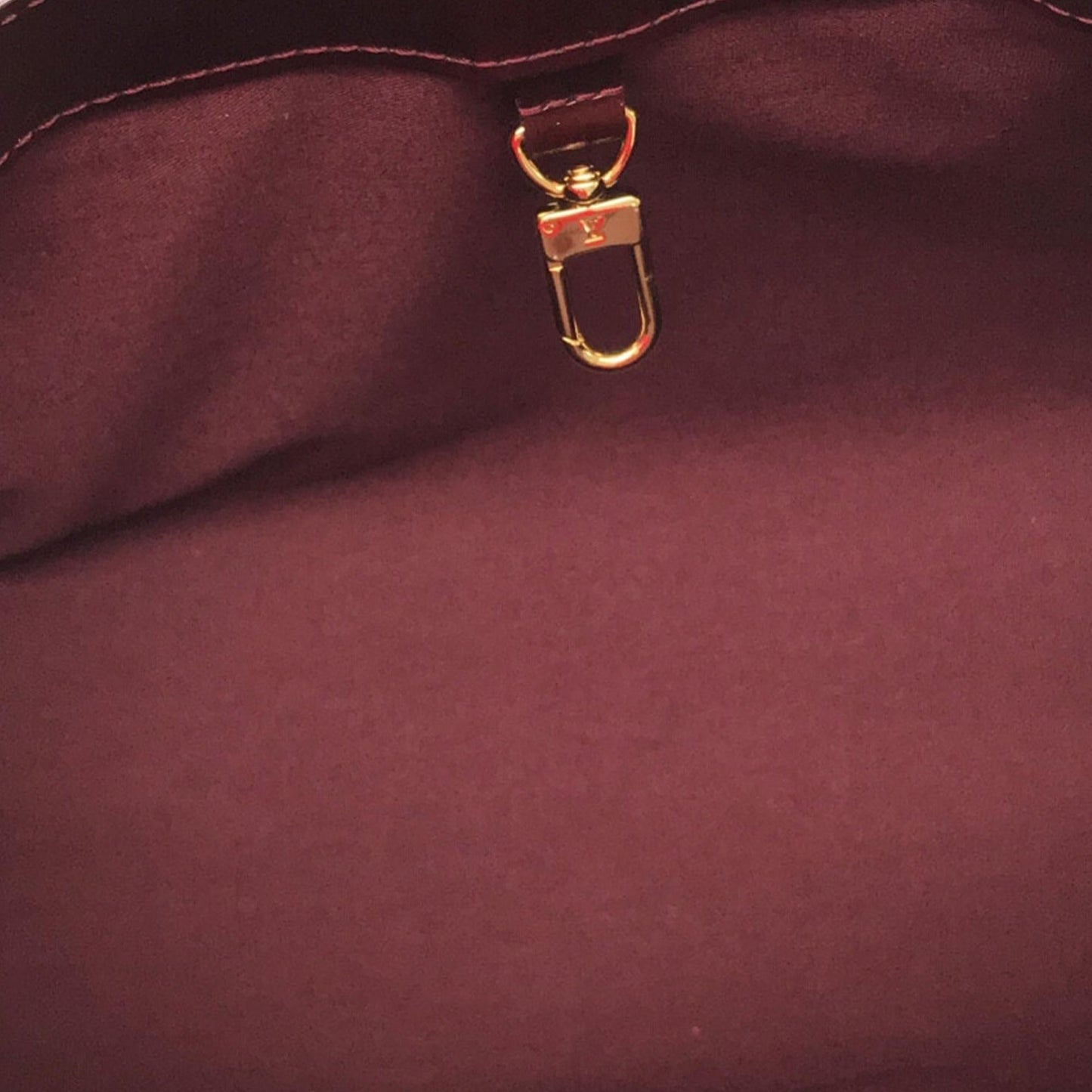 Louis Vuitton MonogramVernis Wilshire PM (SHG-TiJ57I)