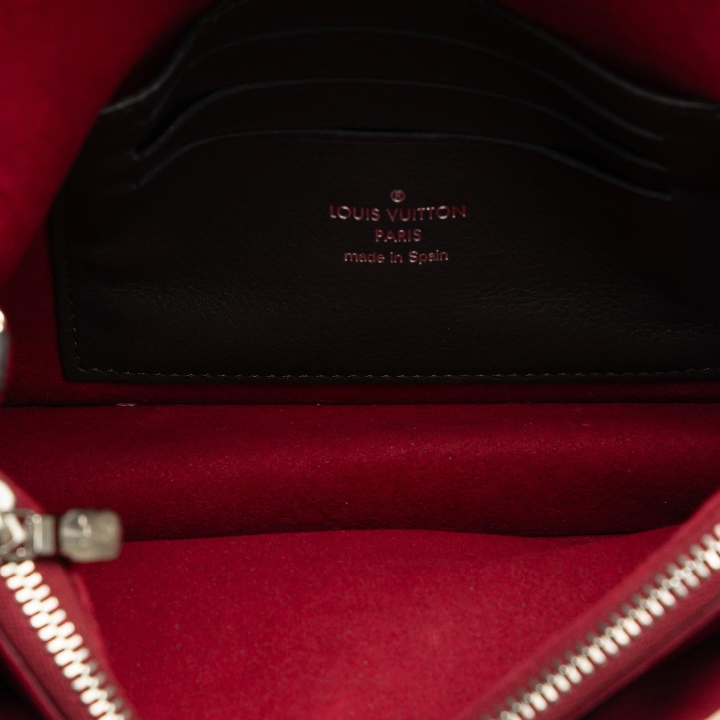 Louis Vuitton MyLockMe Chain Pochette (SHG-bL8BiX)