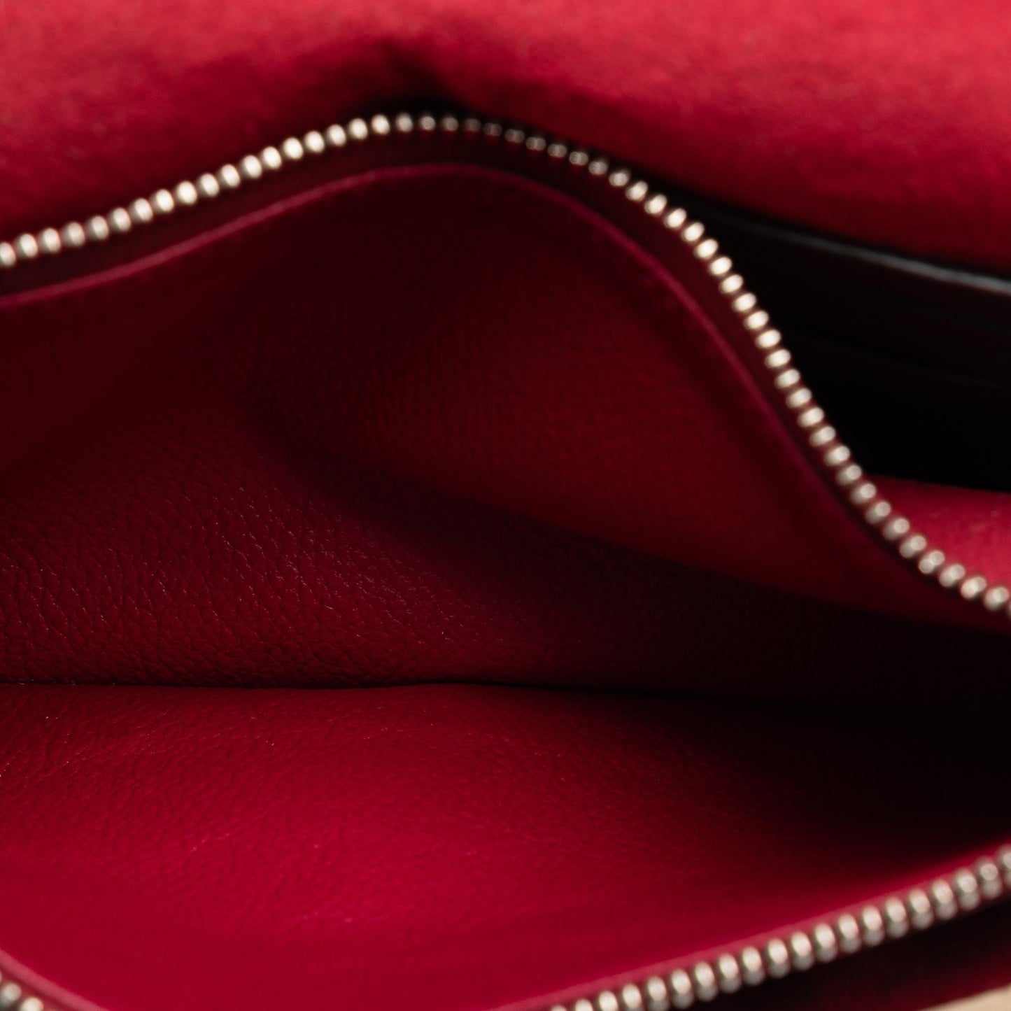Louis Vuitton MyLockMe Chain Pochette (SHG-bL8BiX)