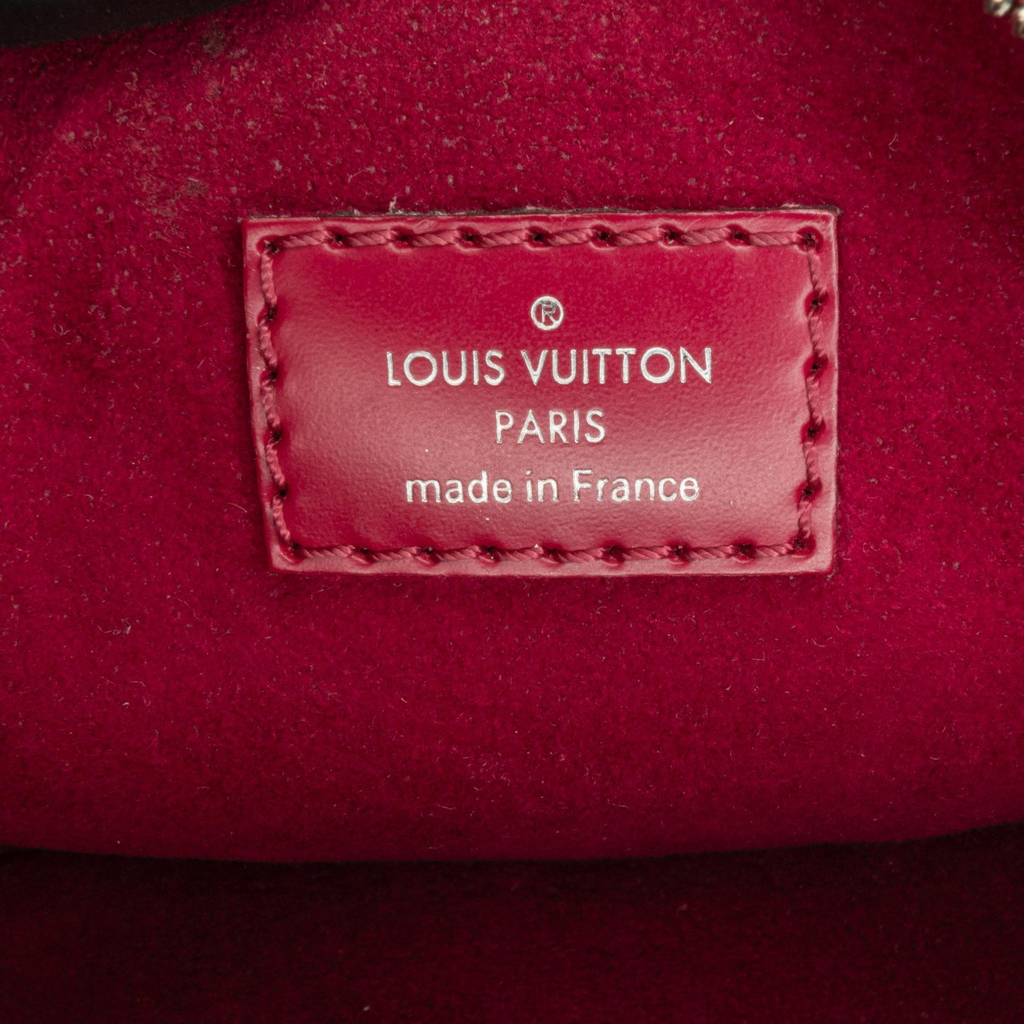 Louis Vuitton Nano Epi Alma (SHG-bK6DbE)